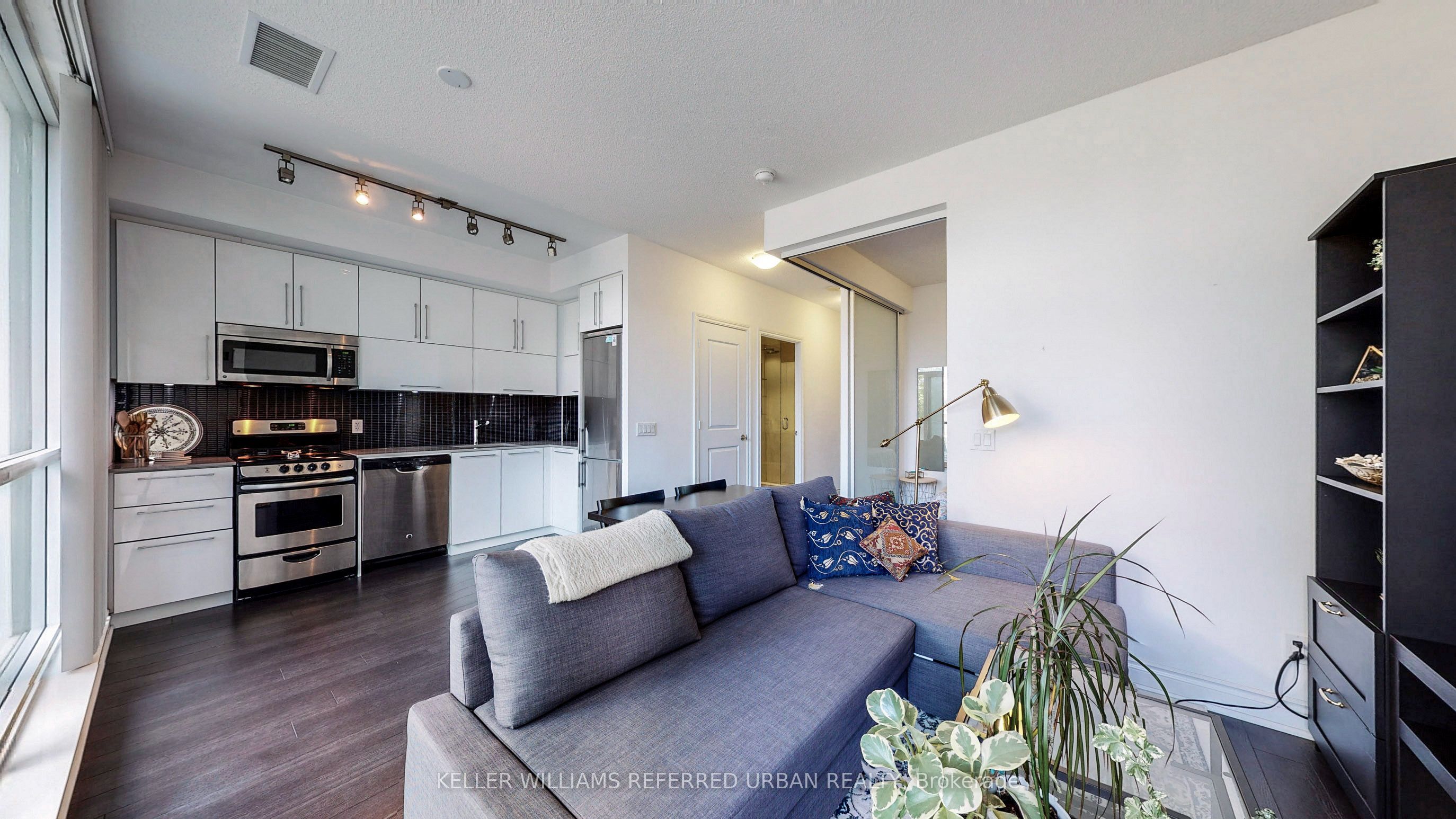 80 Marine Parade Drive 203, Toronto, ON M8V 0A3 photo 4