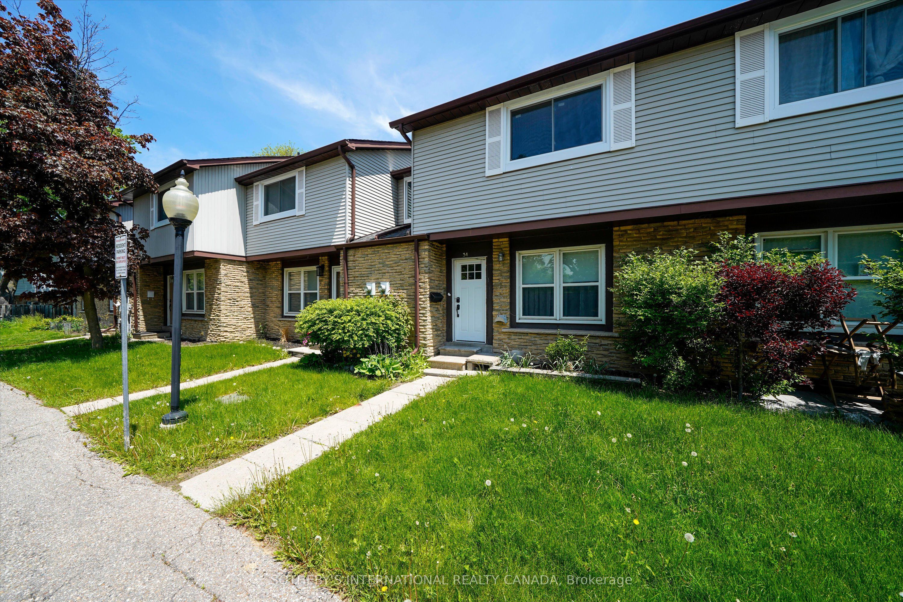 120 Falconer Drive 34, Mississauga, ON L5N 1P5