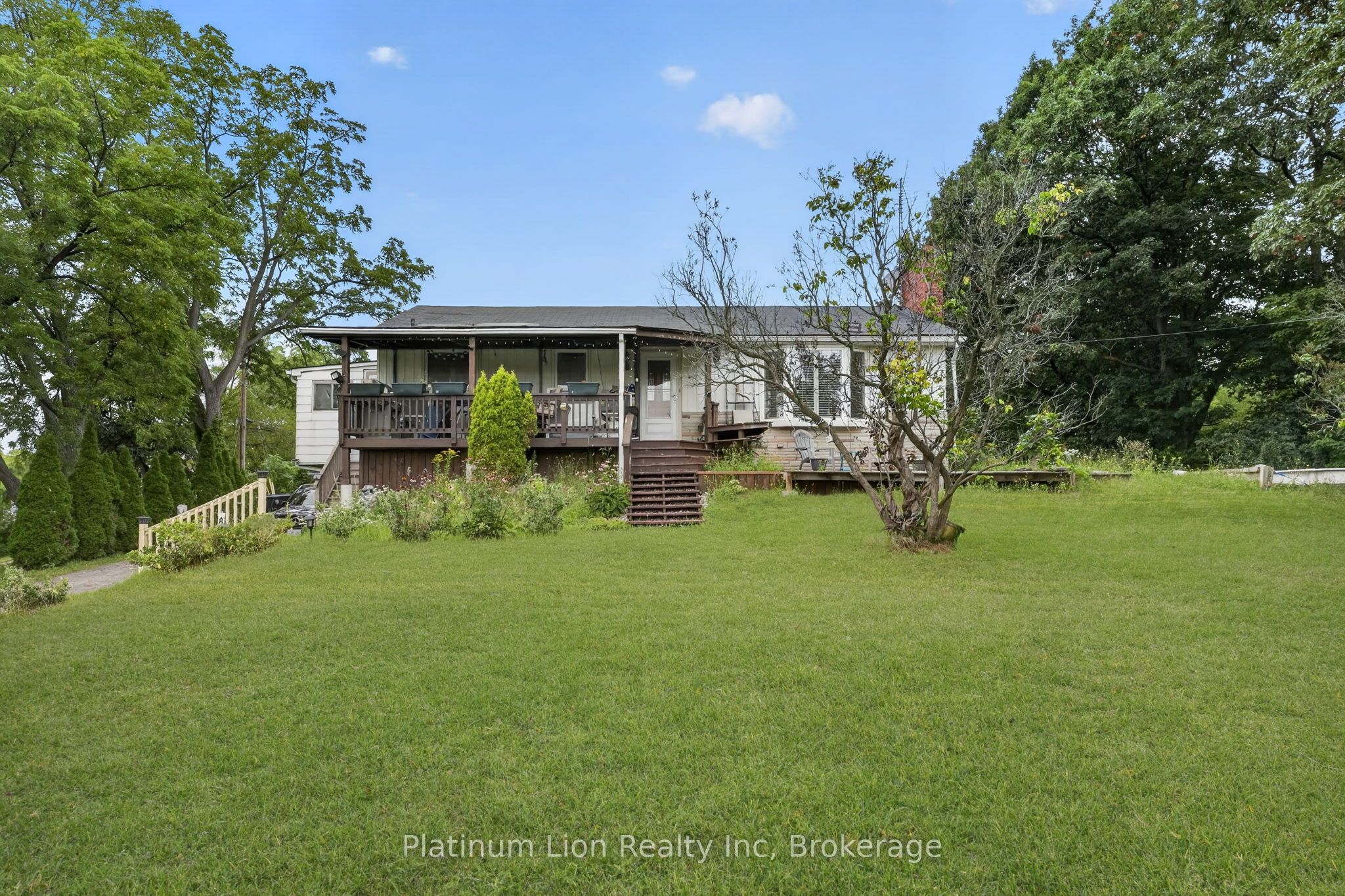 121 Panin Road, Burlington, ON L7P 5A6 photo 3