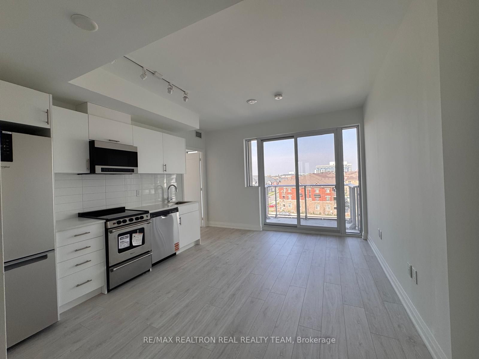 412 Silver Maple Road 523, Oakville, ON L6H 7X8 photo 4