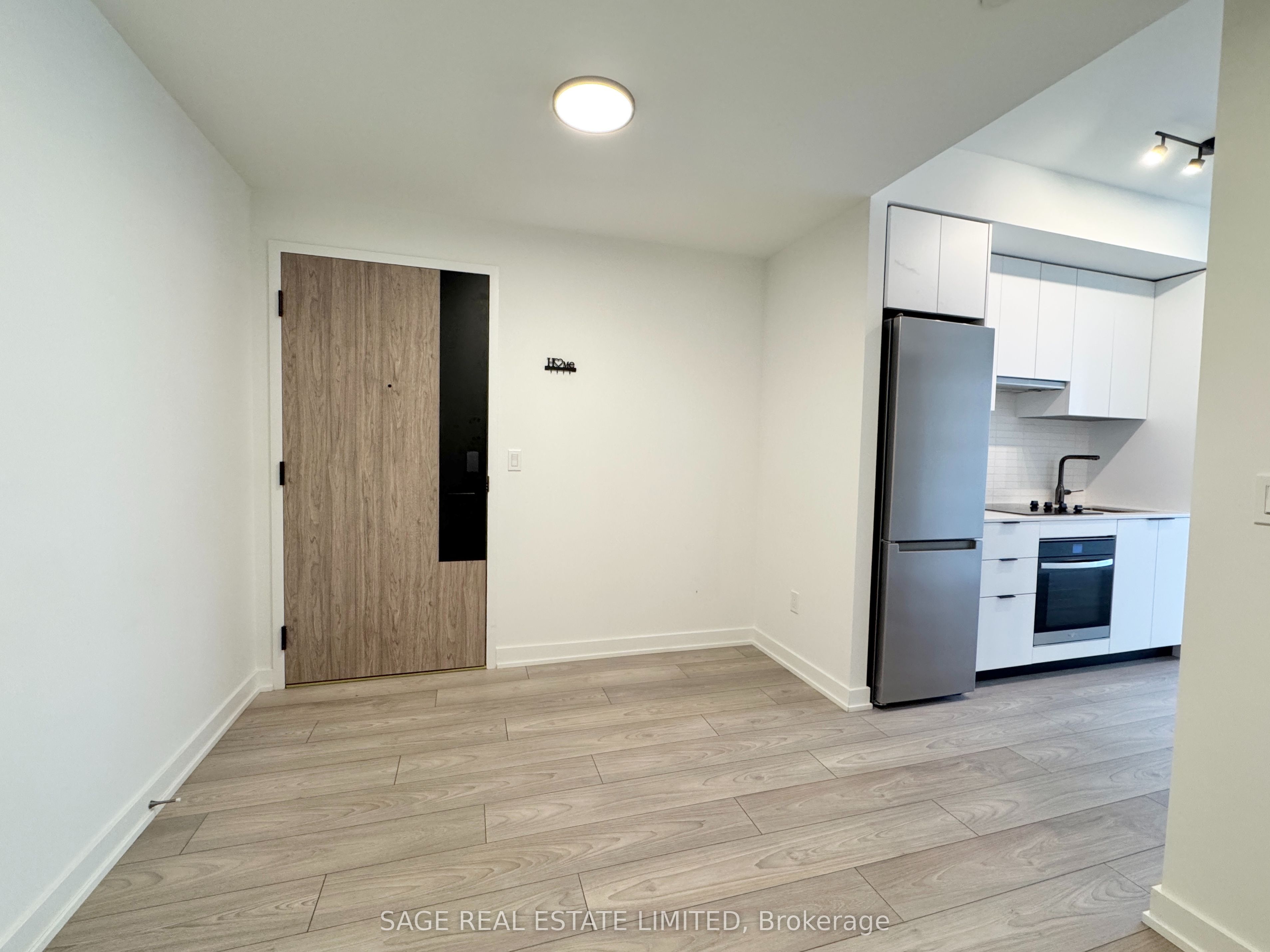 1007 The Queensway 433, Toronto, ON M8Z 0H4 photo 4