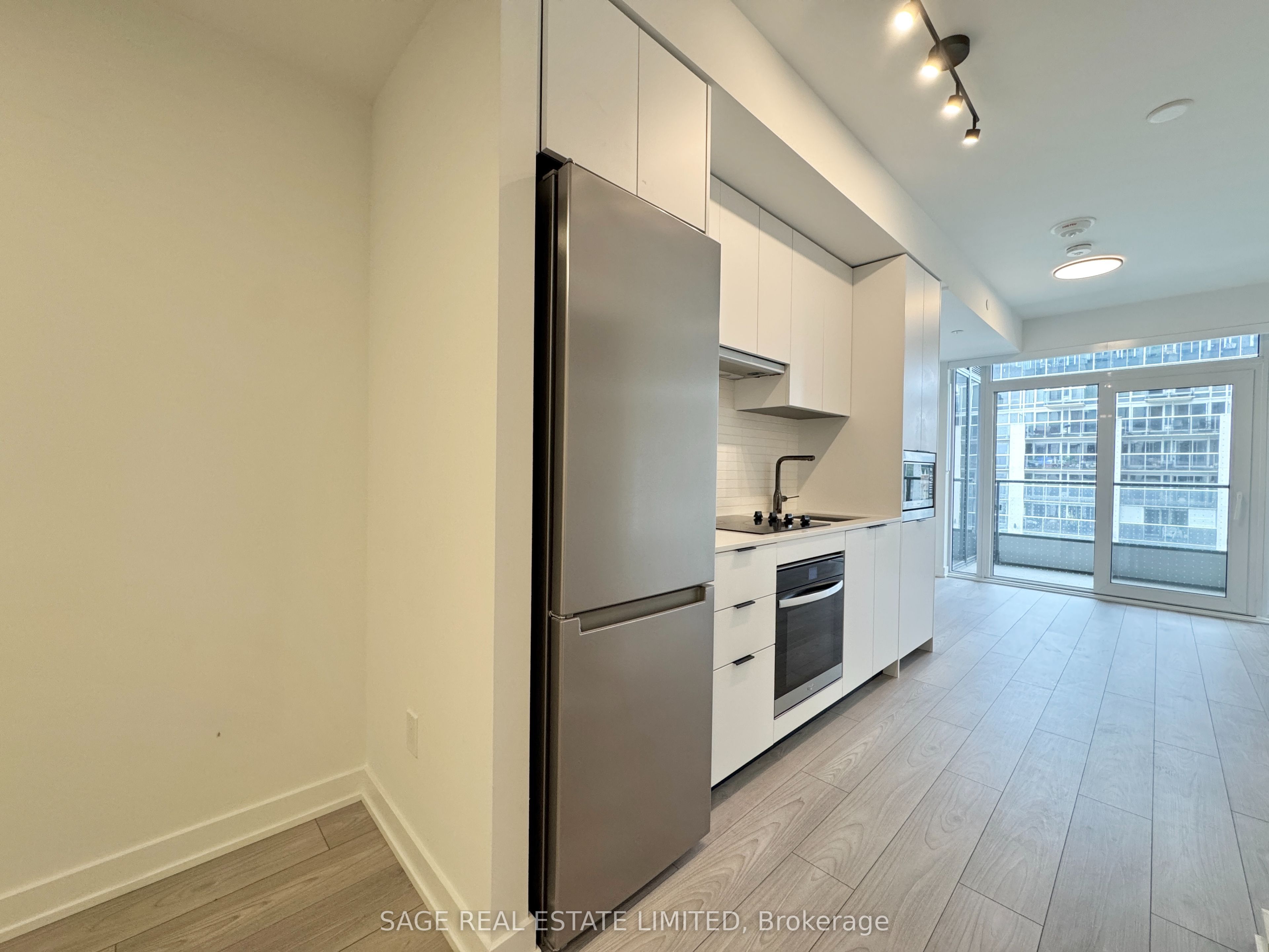 1007 The Queensway 433, Toronto, ON M8Z 0H4 photo 5