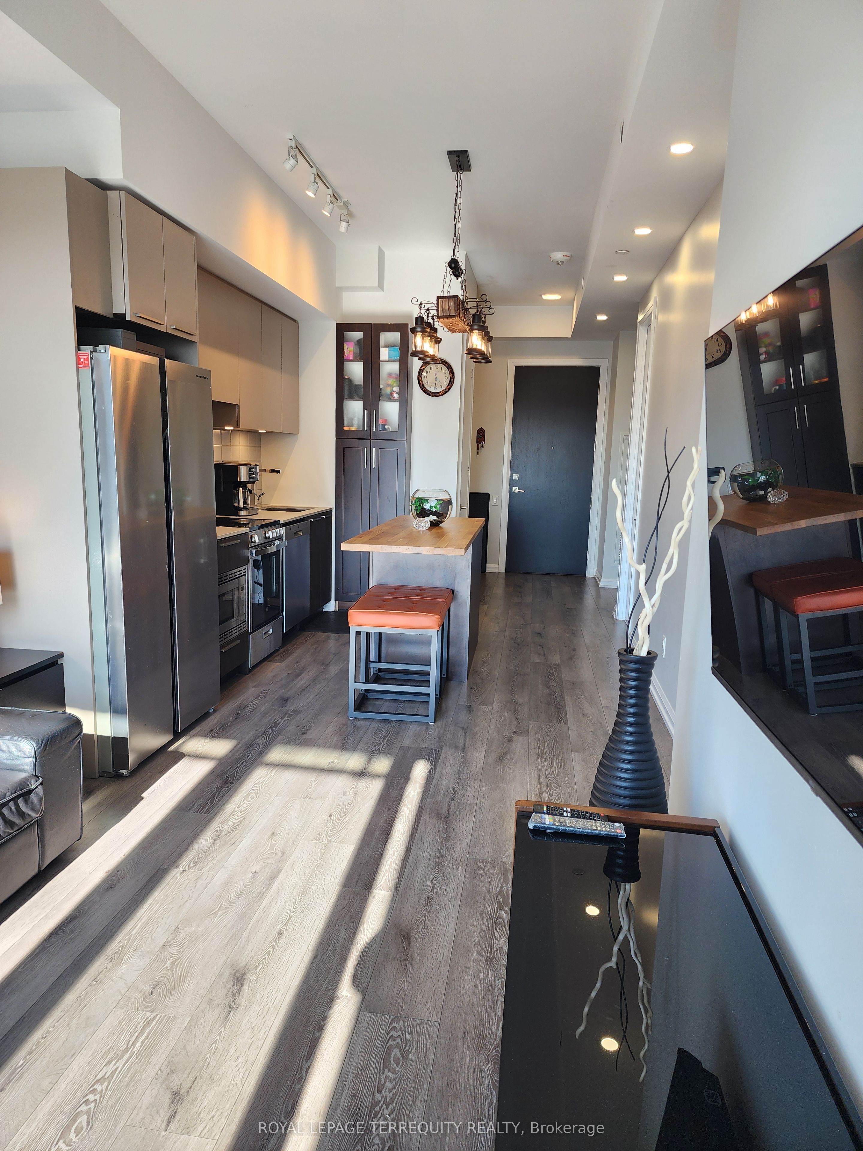 4208 Dundas Street W 610, Toronto, ON M8X 0B1 photo 4