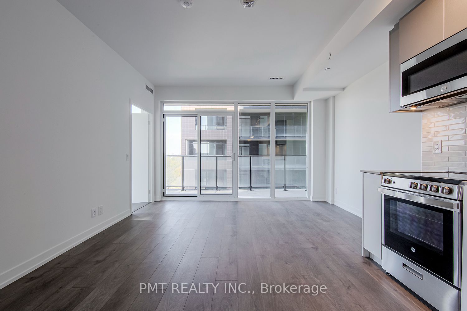 270 Dufferin Street 709, Toronto, ON M6K 0H8 photo 2