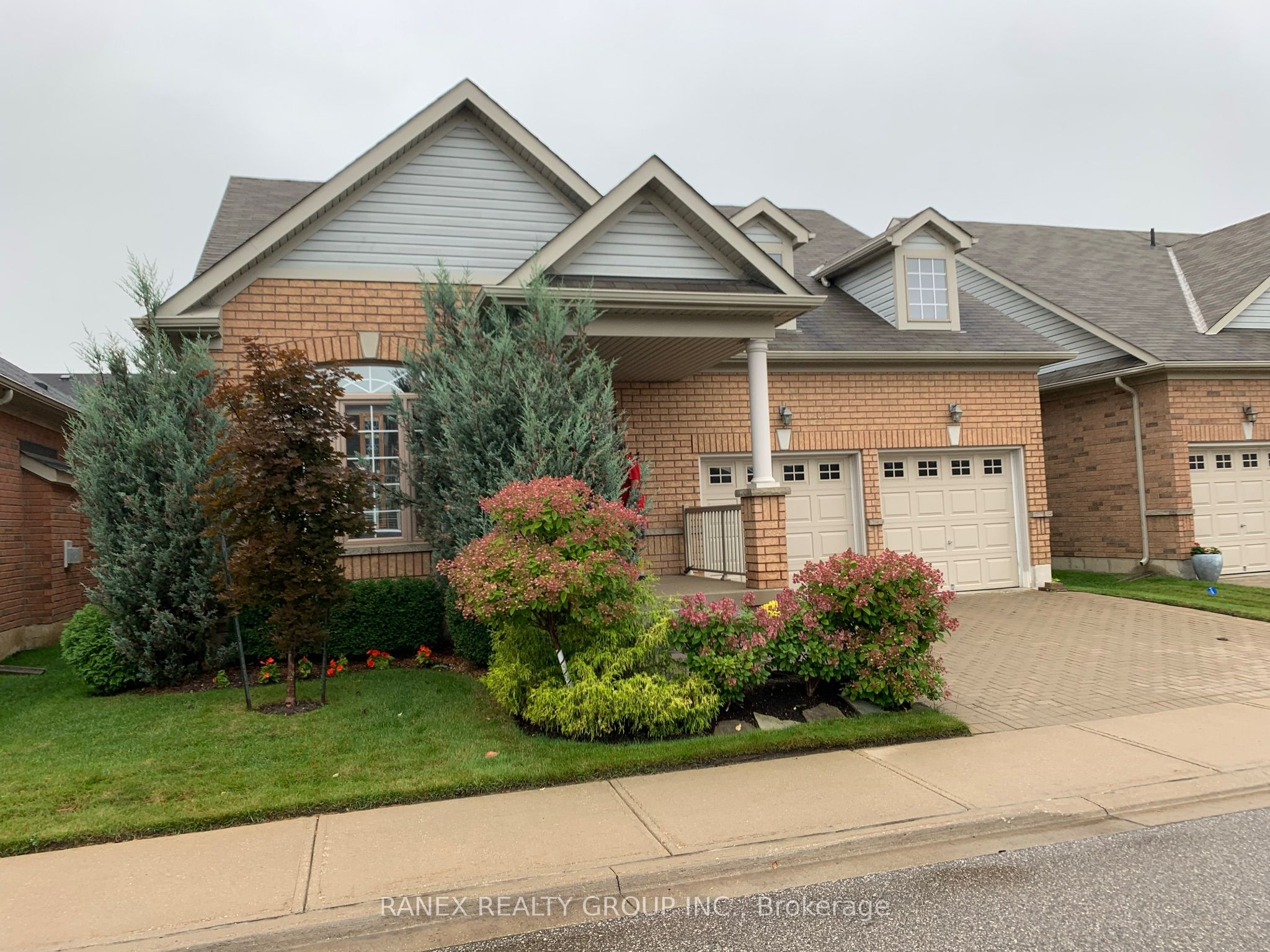 44 Locust Drive, Brampton, ON L6R 3J3 photo 2