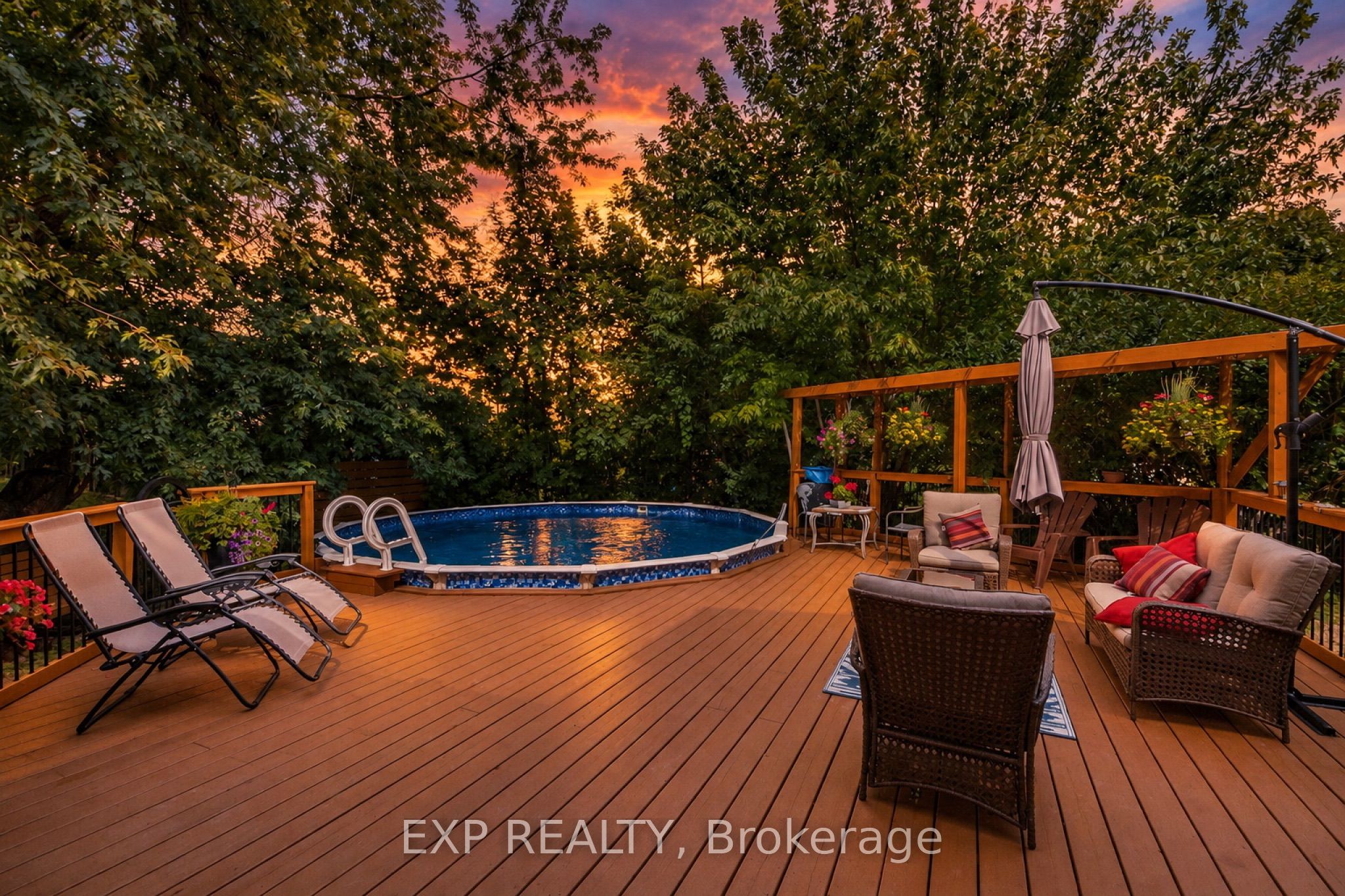 6073 Featherhead Crescent, Mississauga, ON L5N 2B5 photo 2