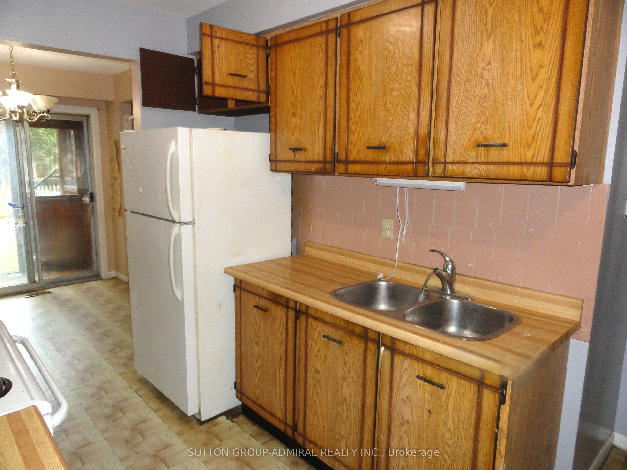 228 Royal Salisbury Way, Brampton, ON L6V 3J9 photo 2