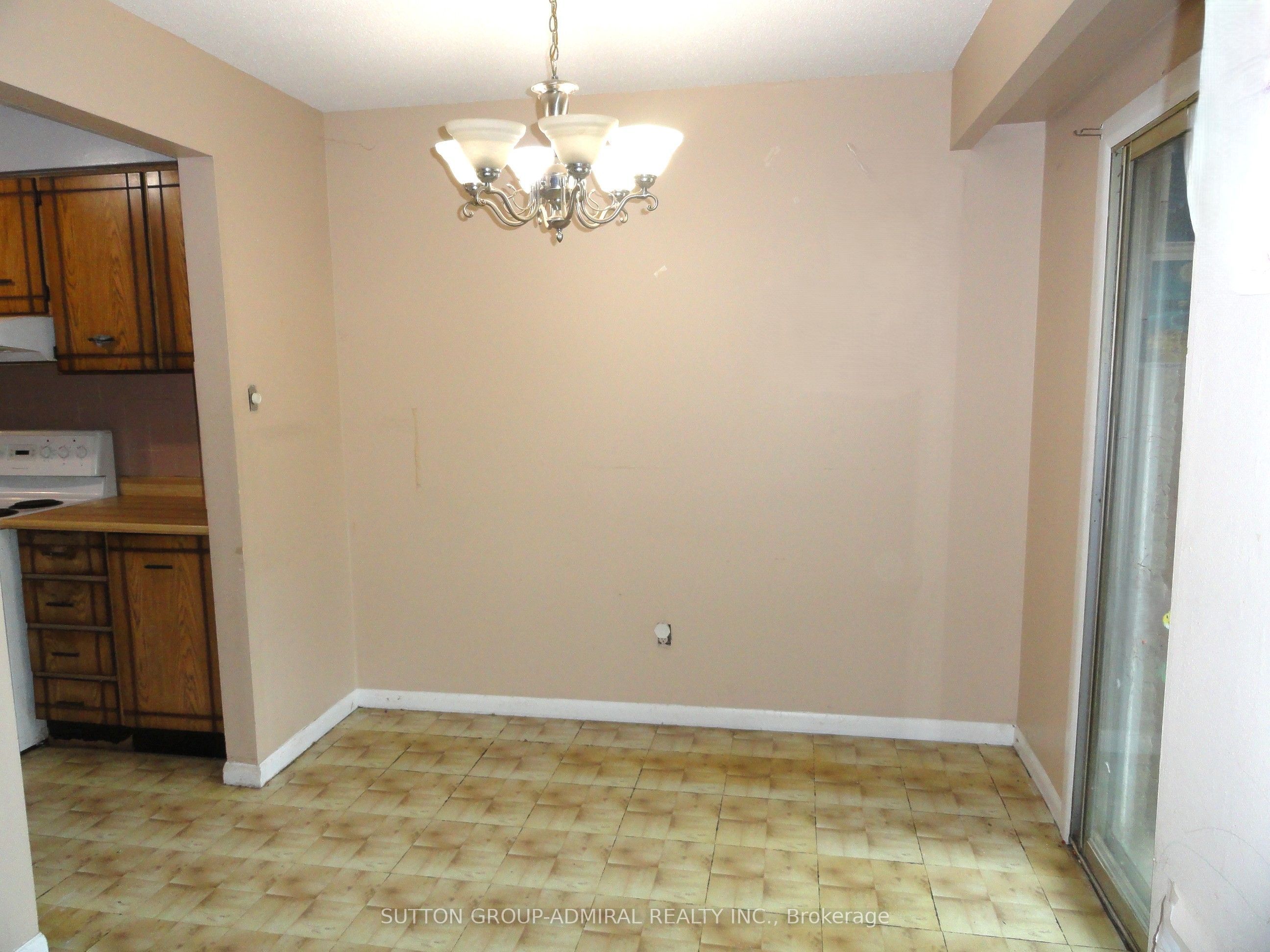 228 Royal Salisbury Way, Brampton, ON L6V 3J9 photo 4