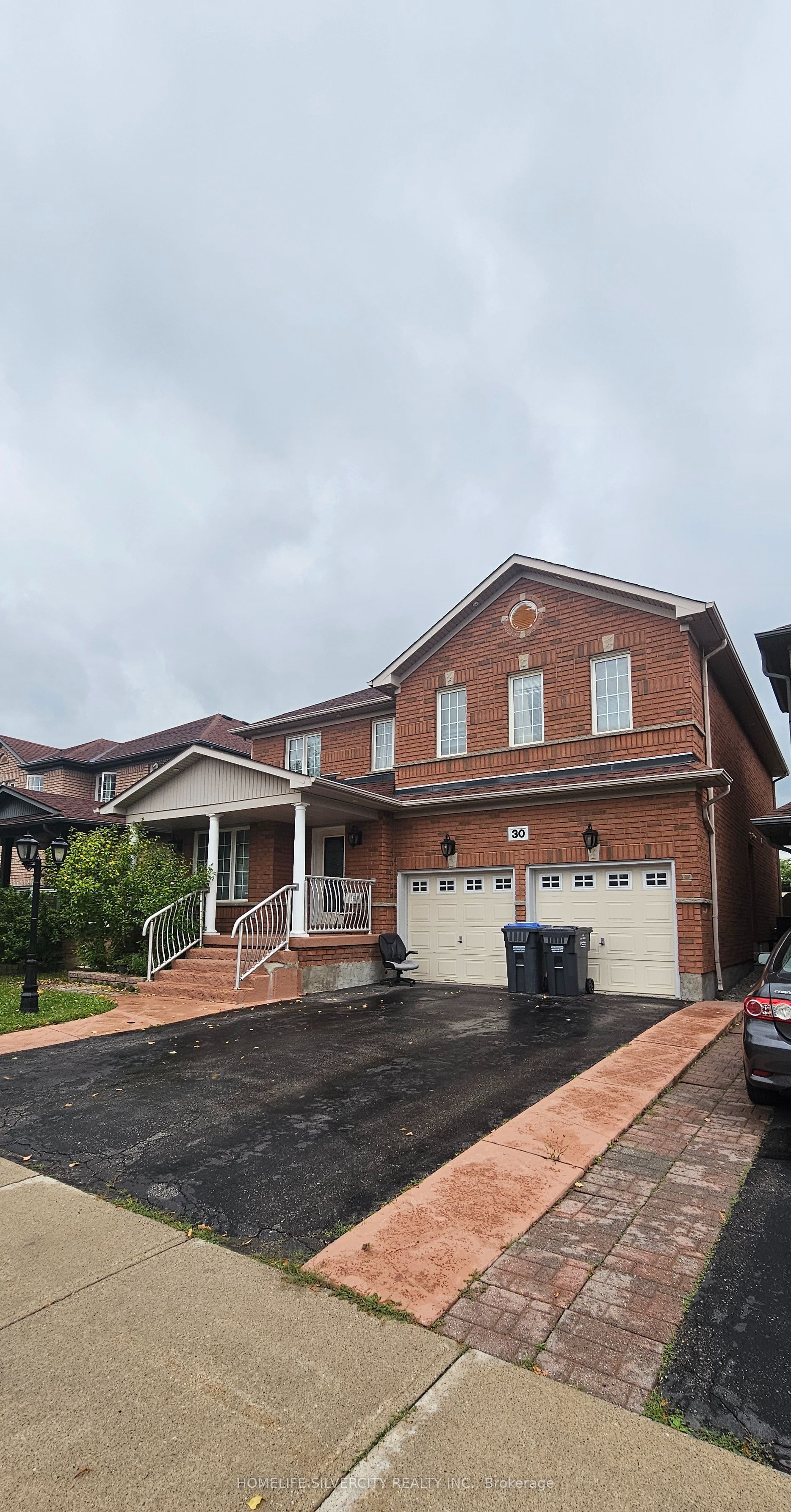 30 Fairhill Avenue, Brampton, ON L7A 2E7 photo 2