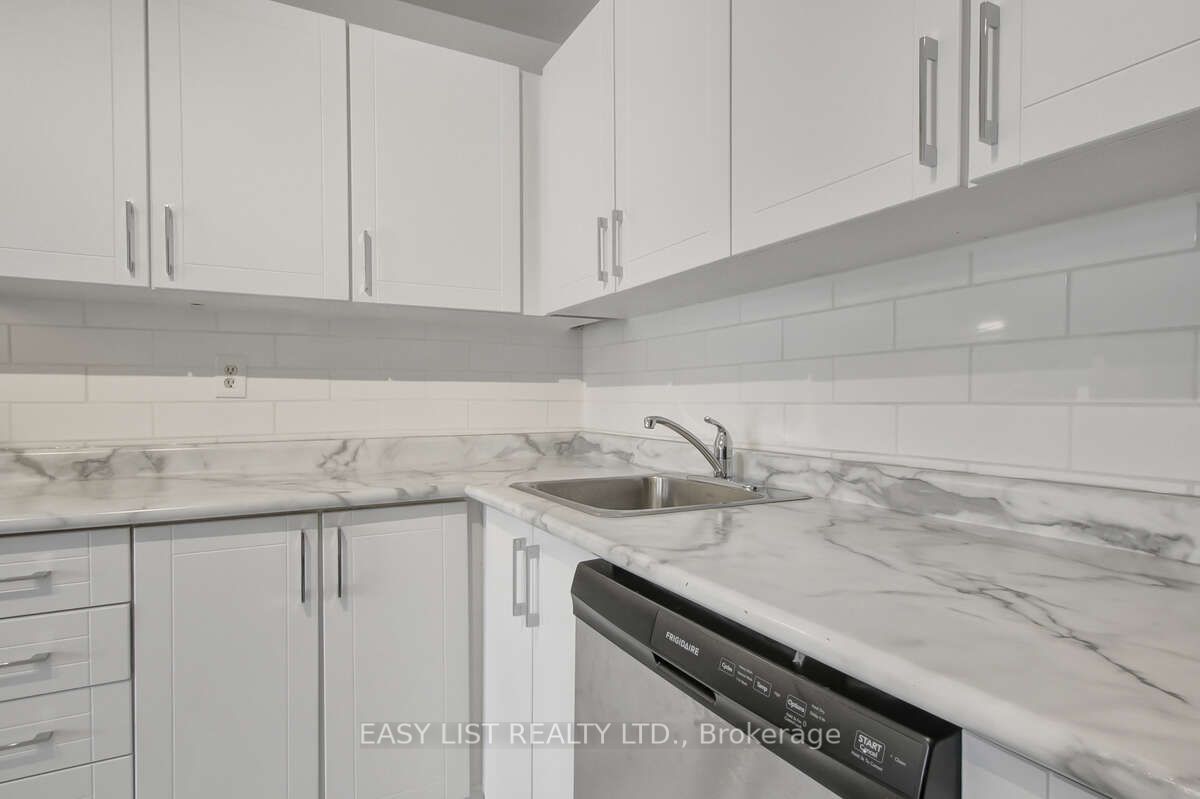 5525 Montevideo Road C, Mississauga, ON L5N 3S3 photo 2