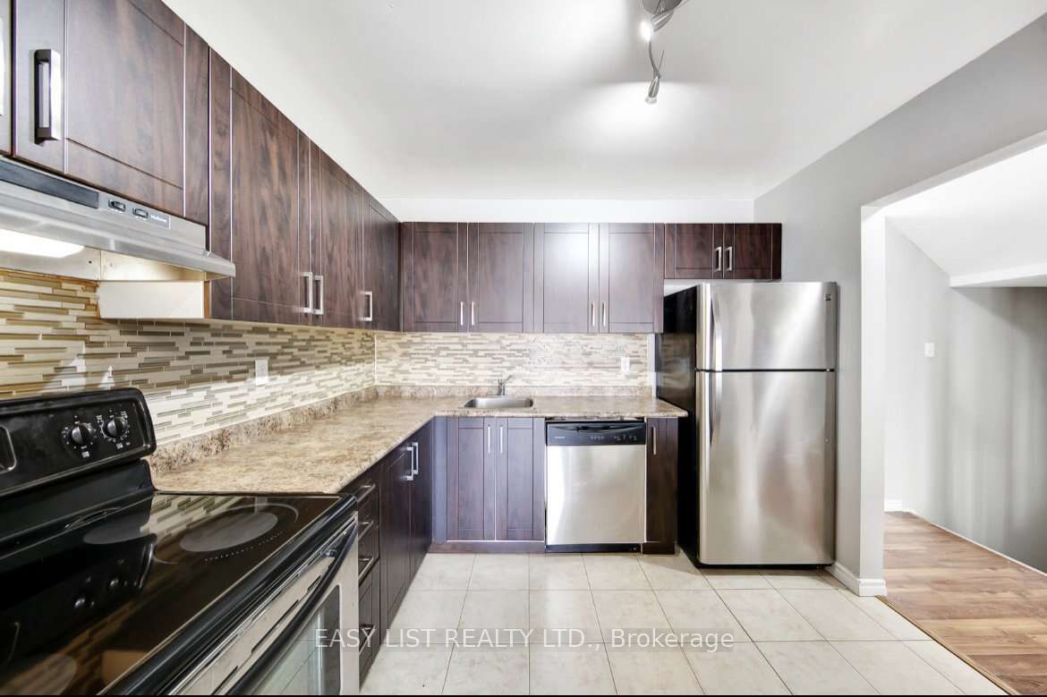 5525 Montevideo Road C, Mississauga, ON L5N 3S3 photo 4