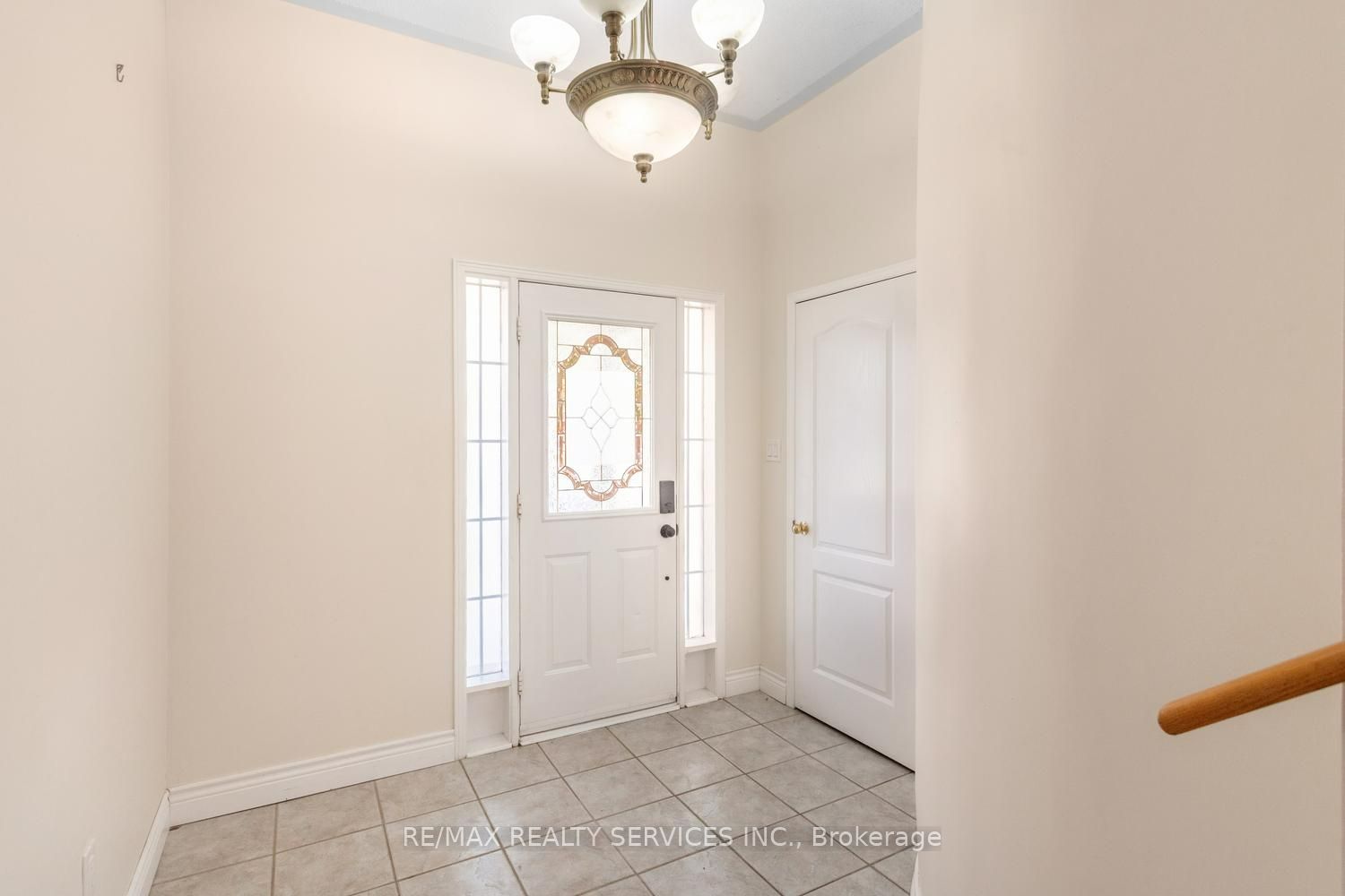 4 Farthingale Crescent, Brampton, ON L7A 1R3 photo 4