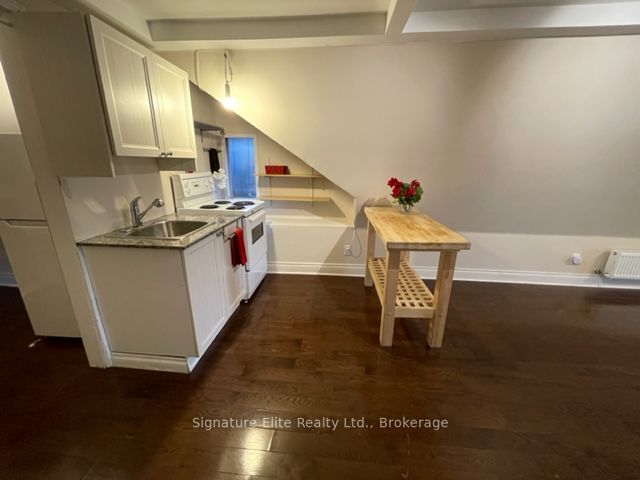 340 Pacific Avenue 3, Toronto, ON M6P 2R1 photo 3
