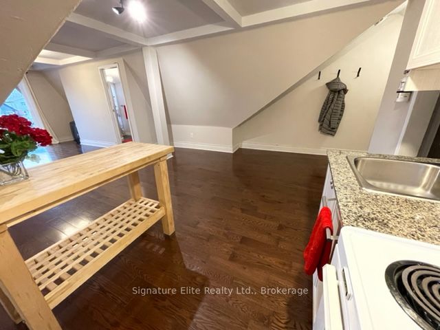 340 Pacific Avenue 3, Toronto, ON M6P 2R1 photo 4