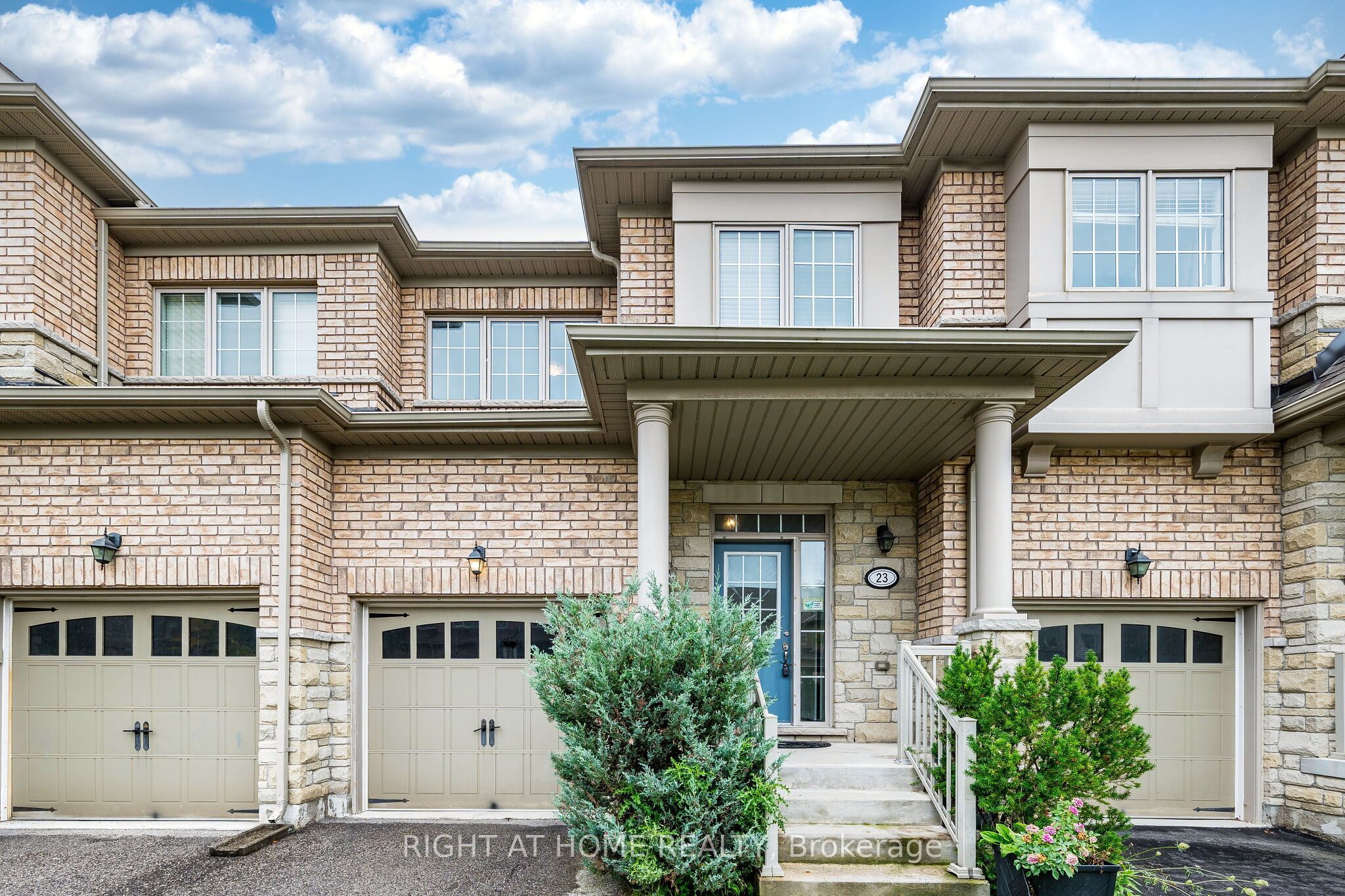 23 Coastline Drive, Brampton, ON L6Y 0T5