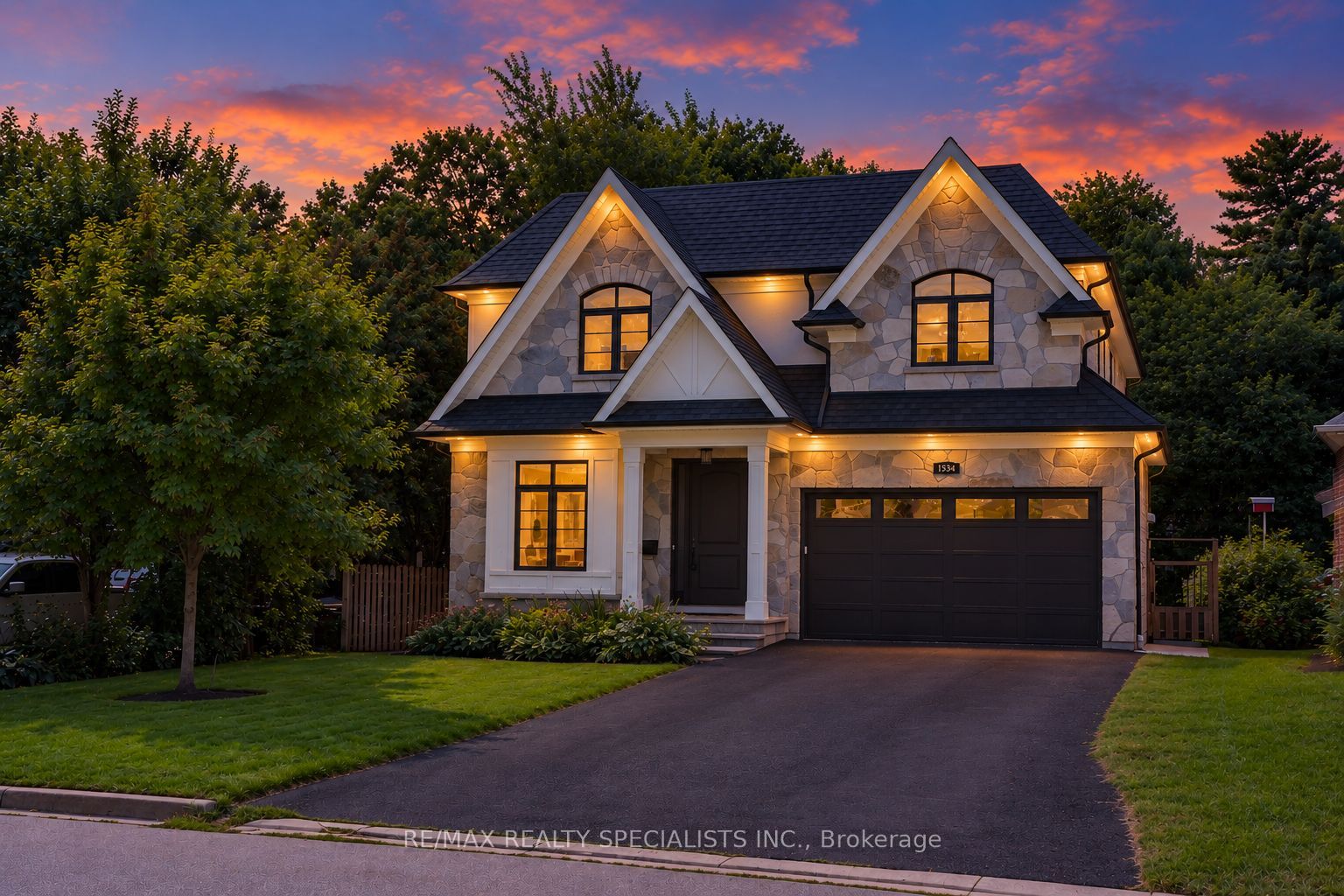 1534 Trotwood Avenue, Mississauga, ON L5G 3Z9 photo 2
