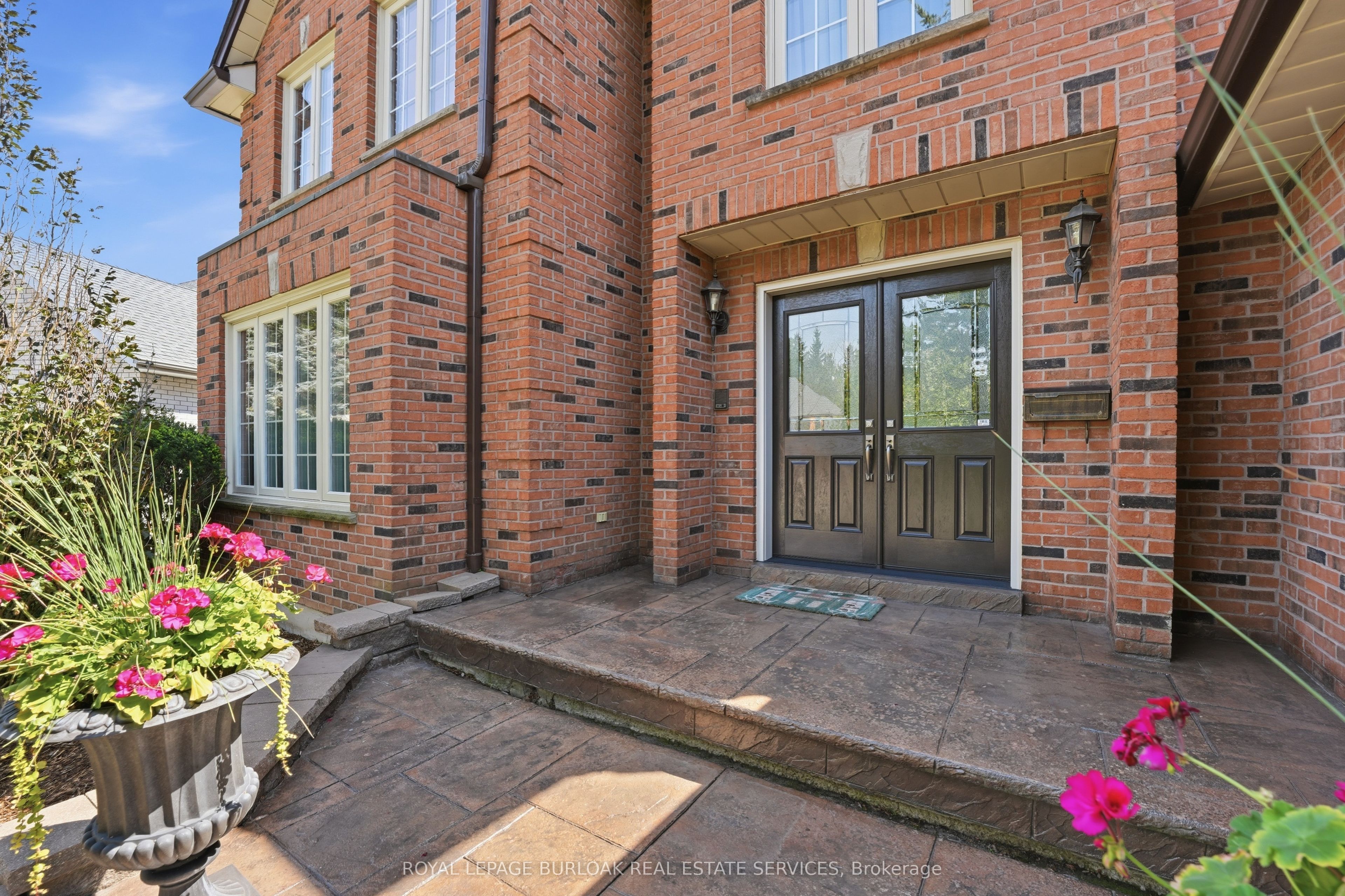 1820 Shady Creek Court, Mississauga, ON L5L 3W2 photo 4