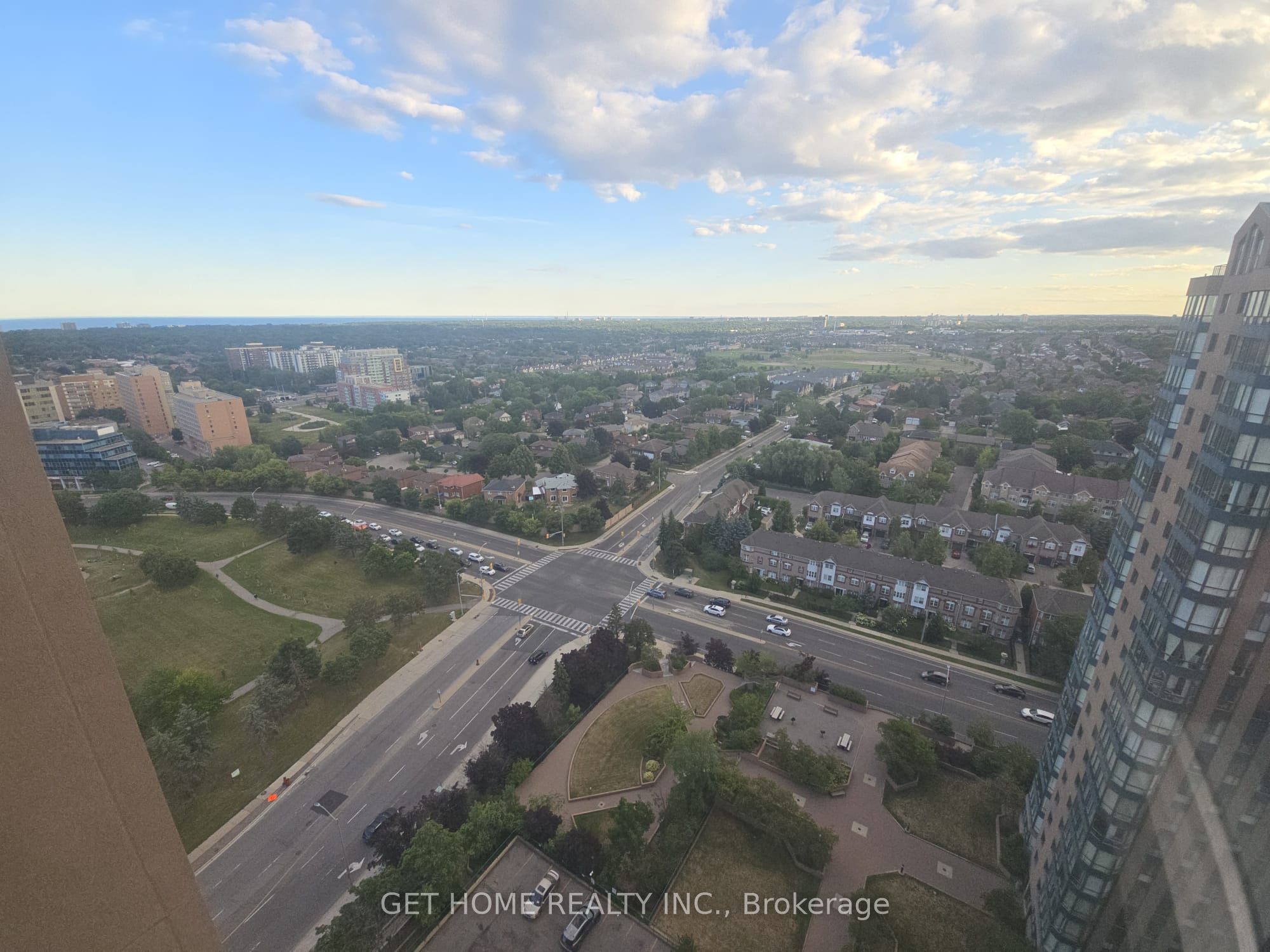 145 Hillcrest Avenue 2316, Mississauga, ON L5B 3Z1
