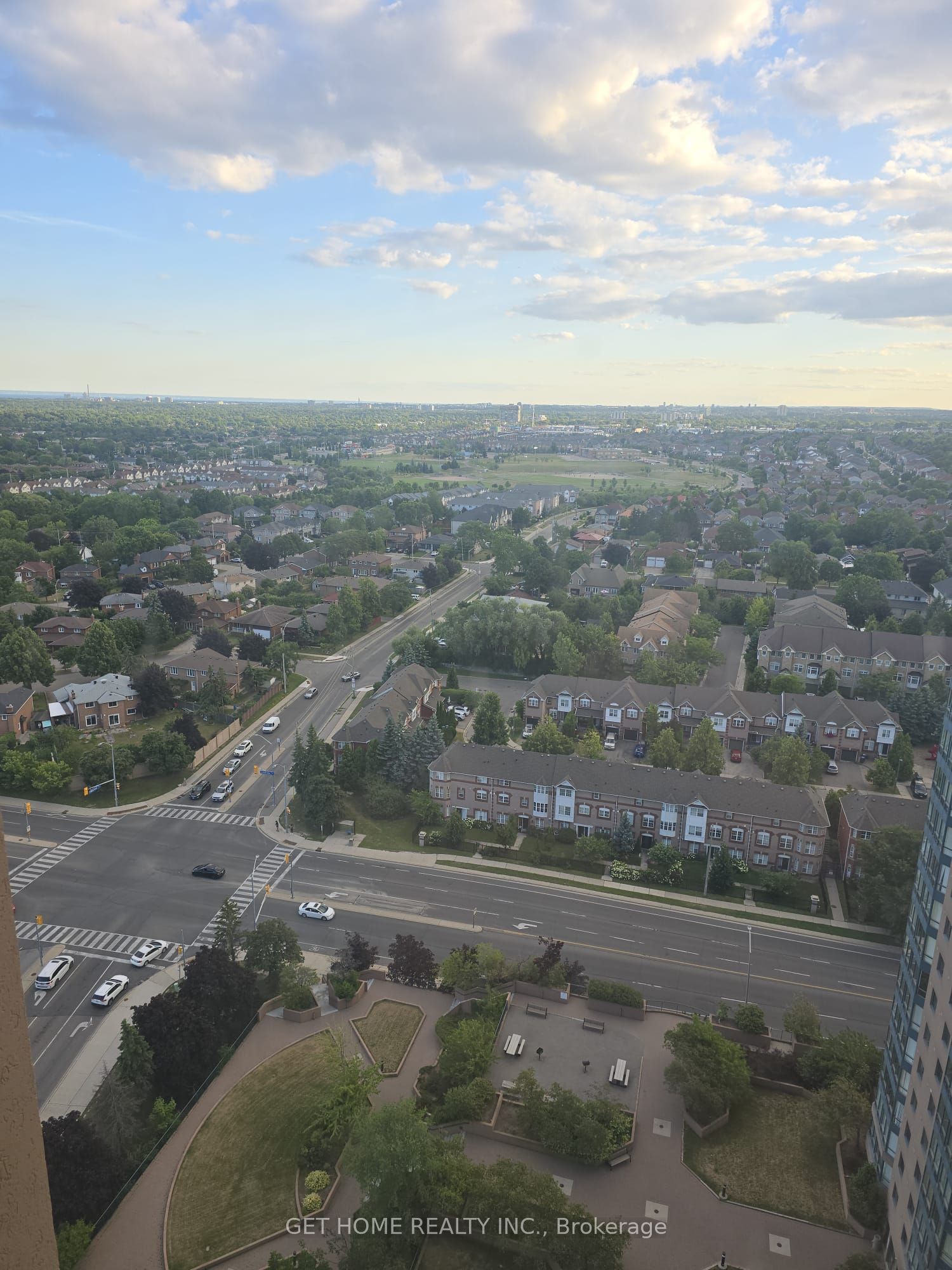 145 Hillcrest Avenue 2316, Mississauga, ON L5B 3Z1 photo 2