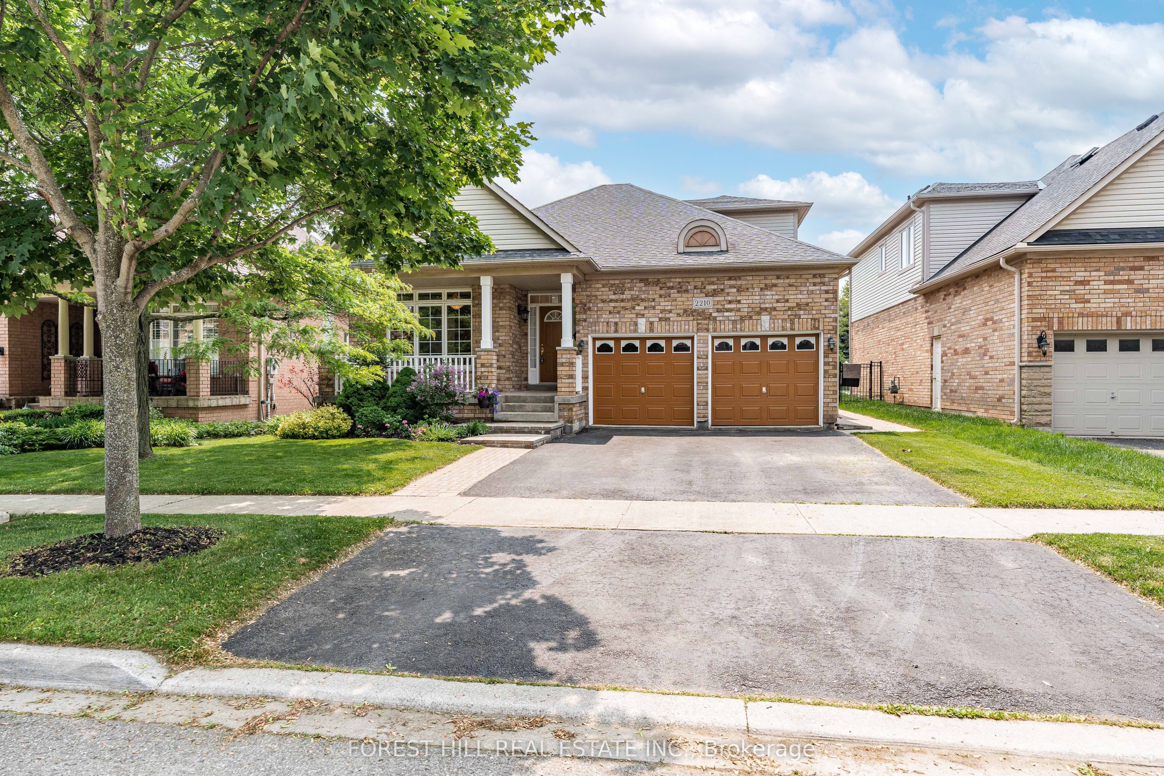 2210 Tiger Road, Burlington, ON L7M 4W9