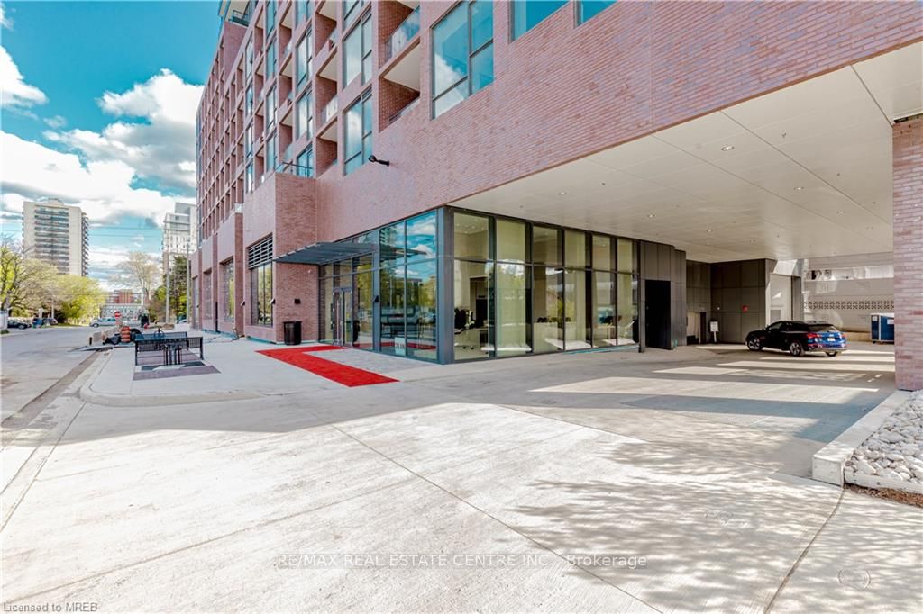 28 Ann Street 310, Mississauga, ON M3C 0H5 photo 3