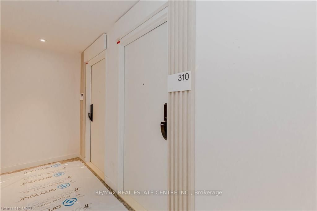 28 Ann Street 310, Mississauga, ON M3C 0H5 photo 5