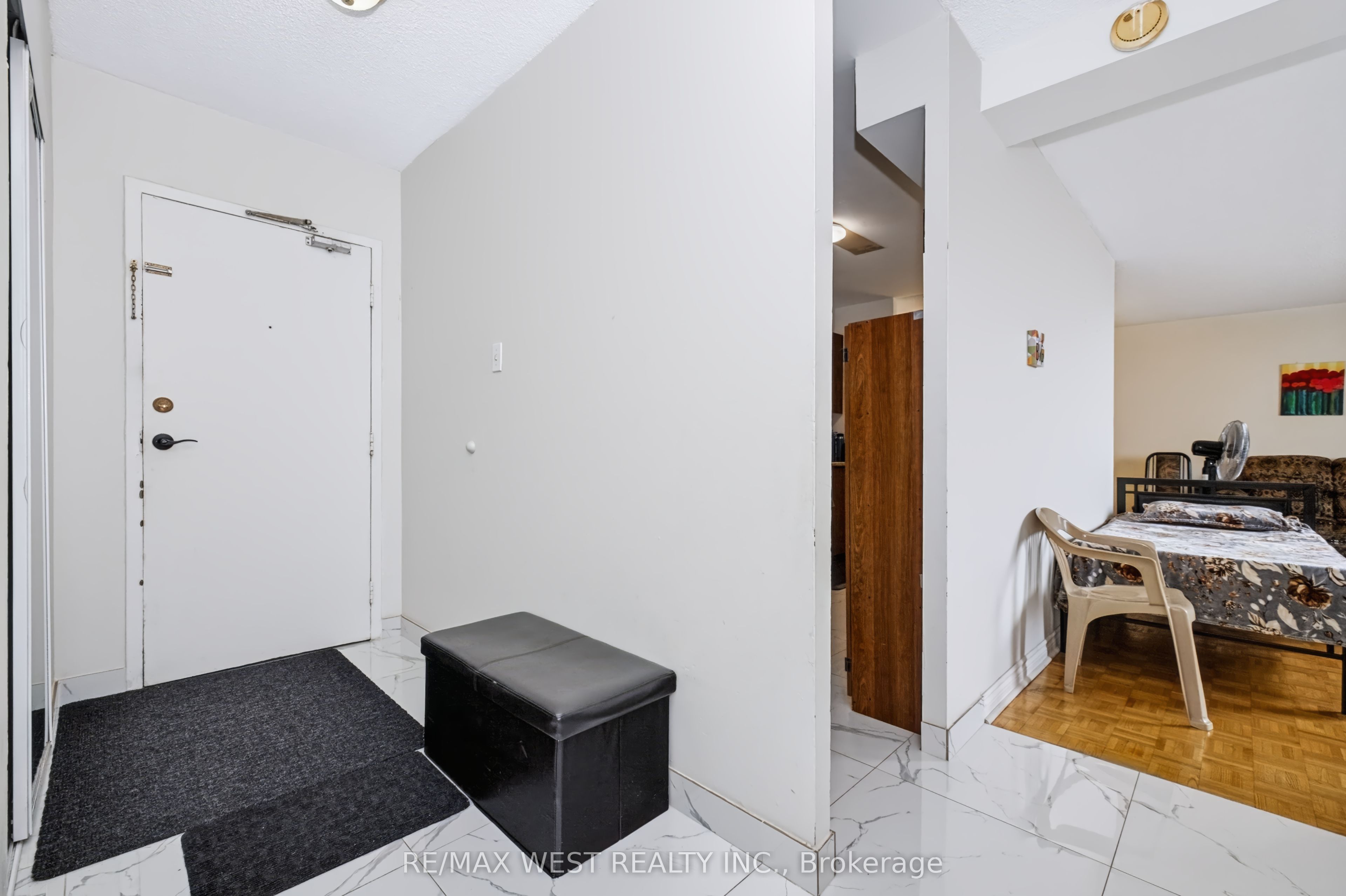 2645 Kipling Avenue 506, Toronto, ON M9V 3S6 photo 3