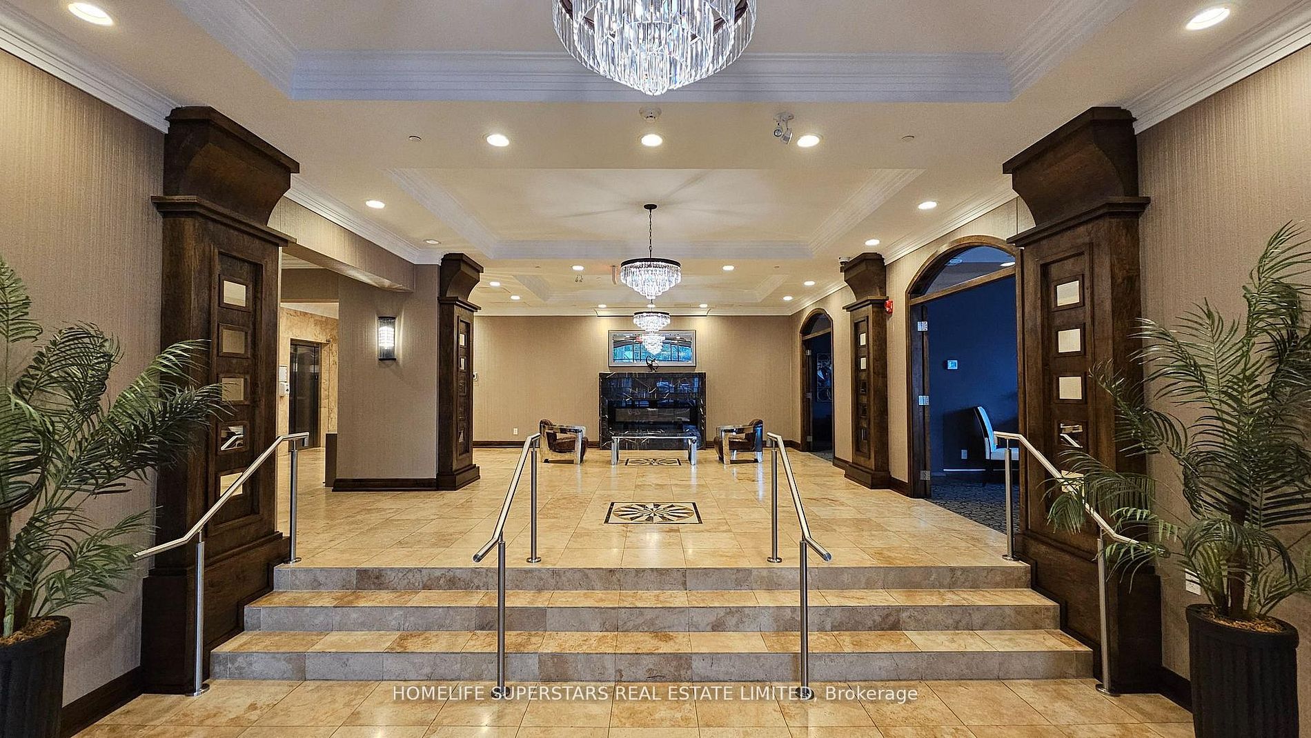 205 Lakeshore Road W 302, Oakville, ON L6K 0H8 photo 4