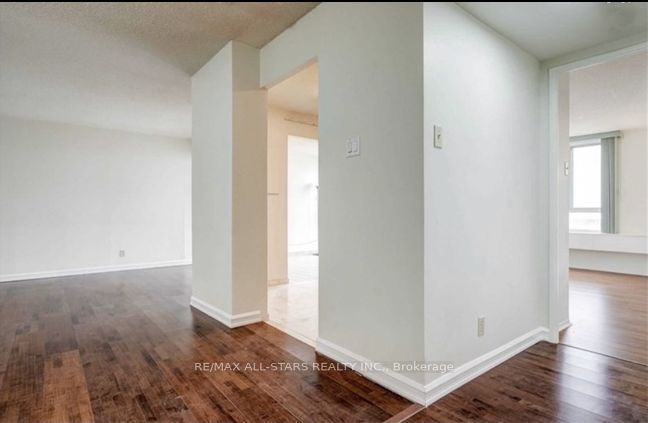 41 Markbrook Lane 1505, Toronto, ON M9V 5E6 photo 4