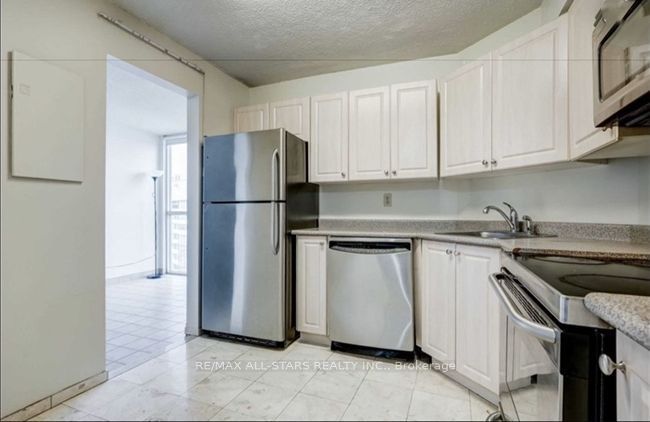 41 Markbrook Lane 1505, Toronto, ON M9V 5E6 photo 5