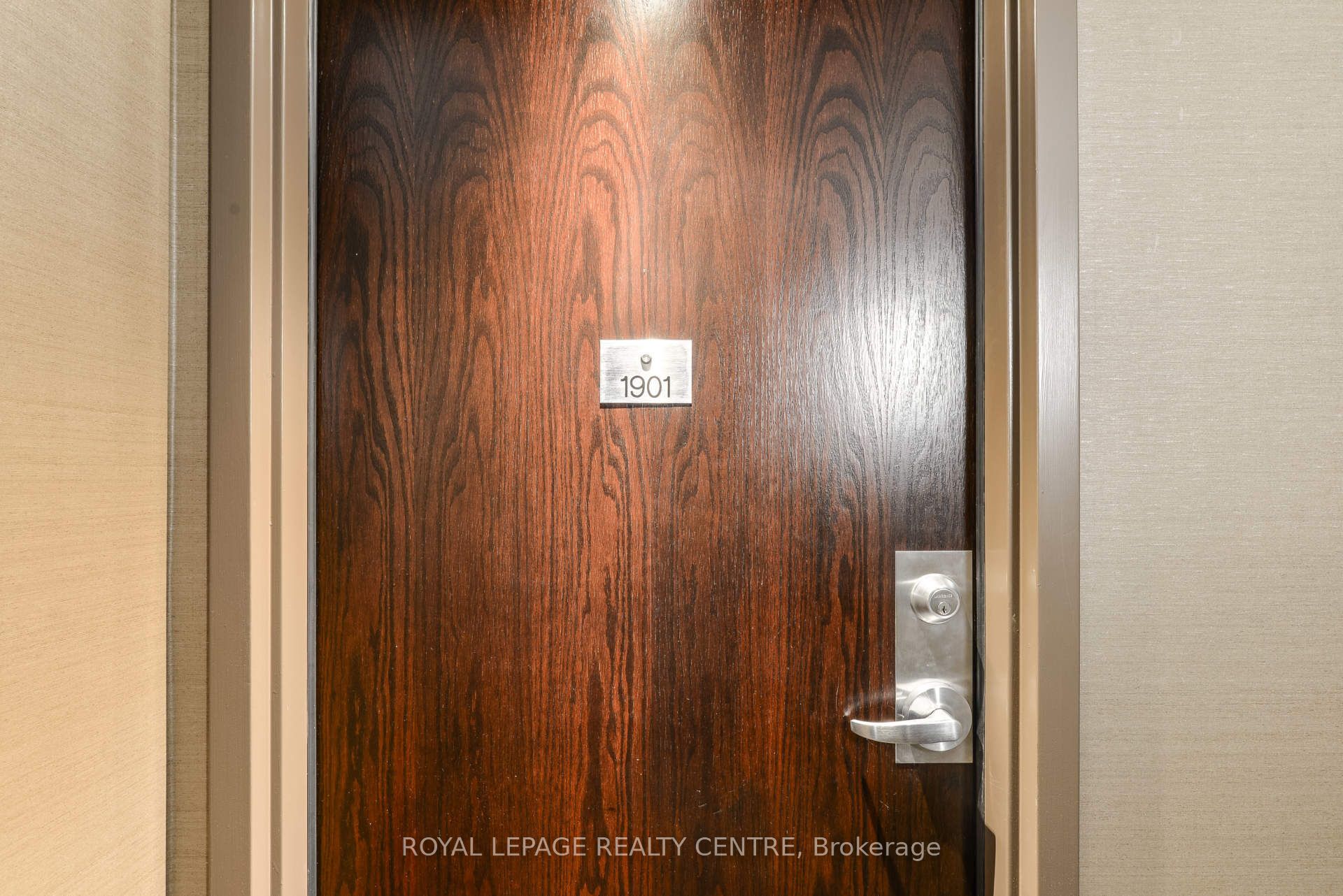101 Subway Crescent 1901, Toronto, ON M9B 6K4 photo 3