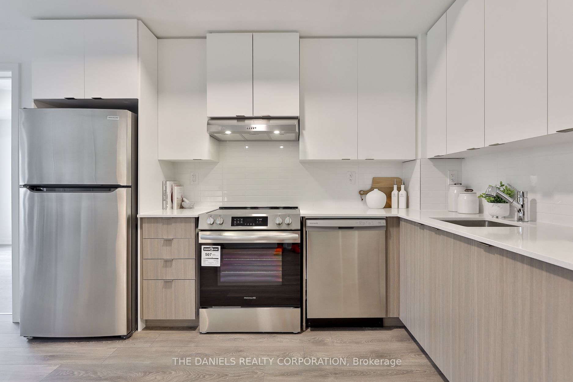 135 Canon Jackson Drive 201, Toronto, ON M6M 0C3