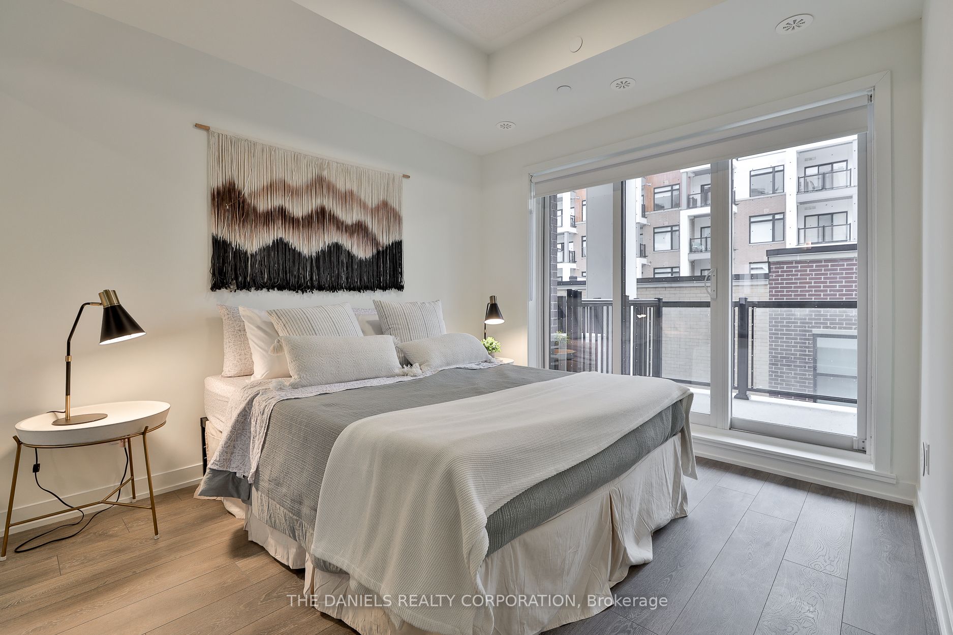 135 Canon Jackson Drive 201, Toronto, ON M6M 0C3 photo 5