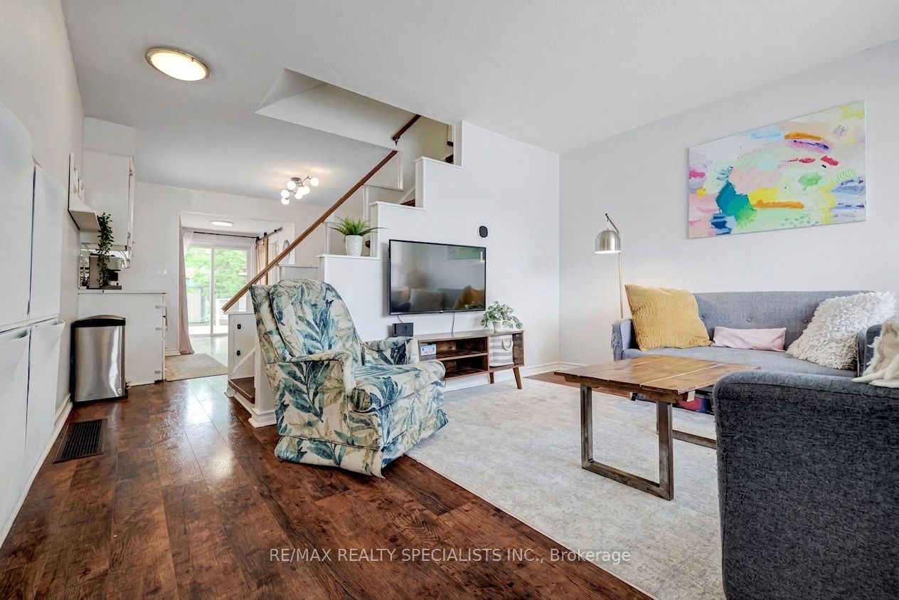 53 Harold Street, Toronto, ON M8Z 3R5 photo 3
