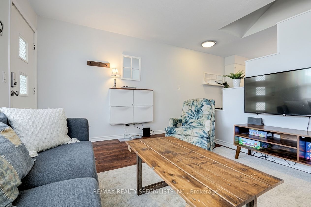 53 Harold Street, Toronto, ON M8Z 3R5 photo 4