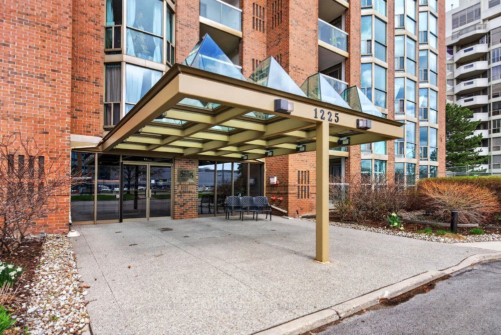 1225 North Shore Boulevard E 710, Burlington, ON L7S 1Z6 photo 2