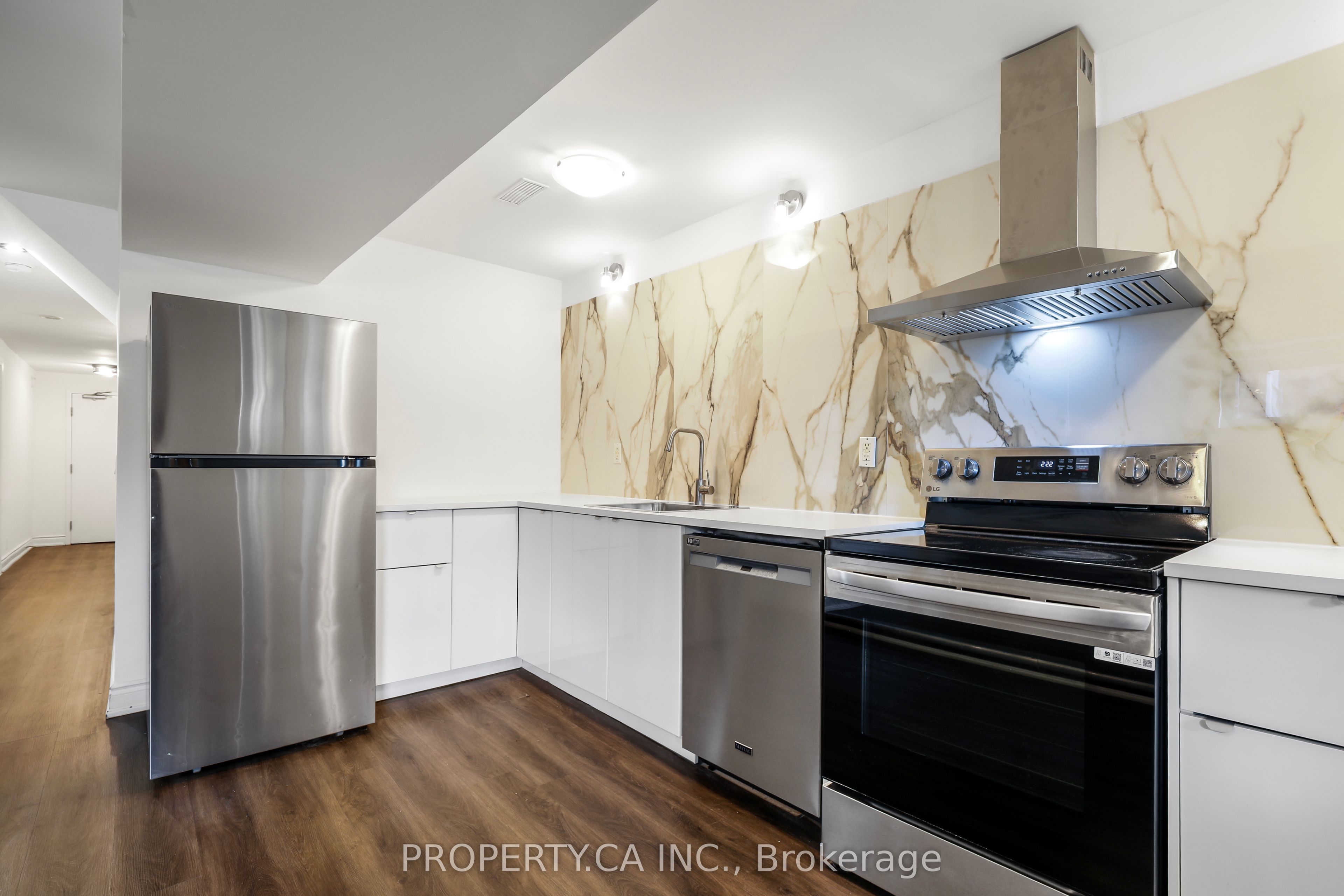 121 Melrose Street 2, Toronto, ON M8Y 1B4 photo 4