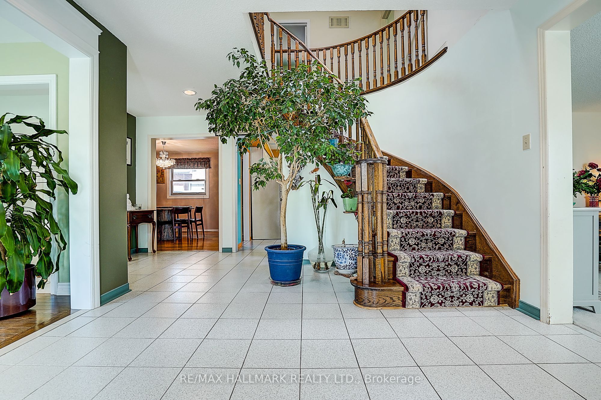 4491 Andiron Court, Mississauga, ON L5V 1C9 photo 3