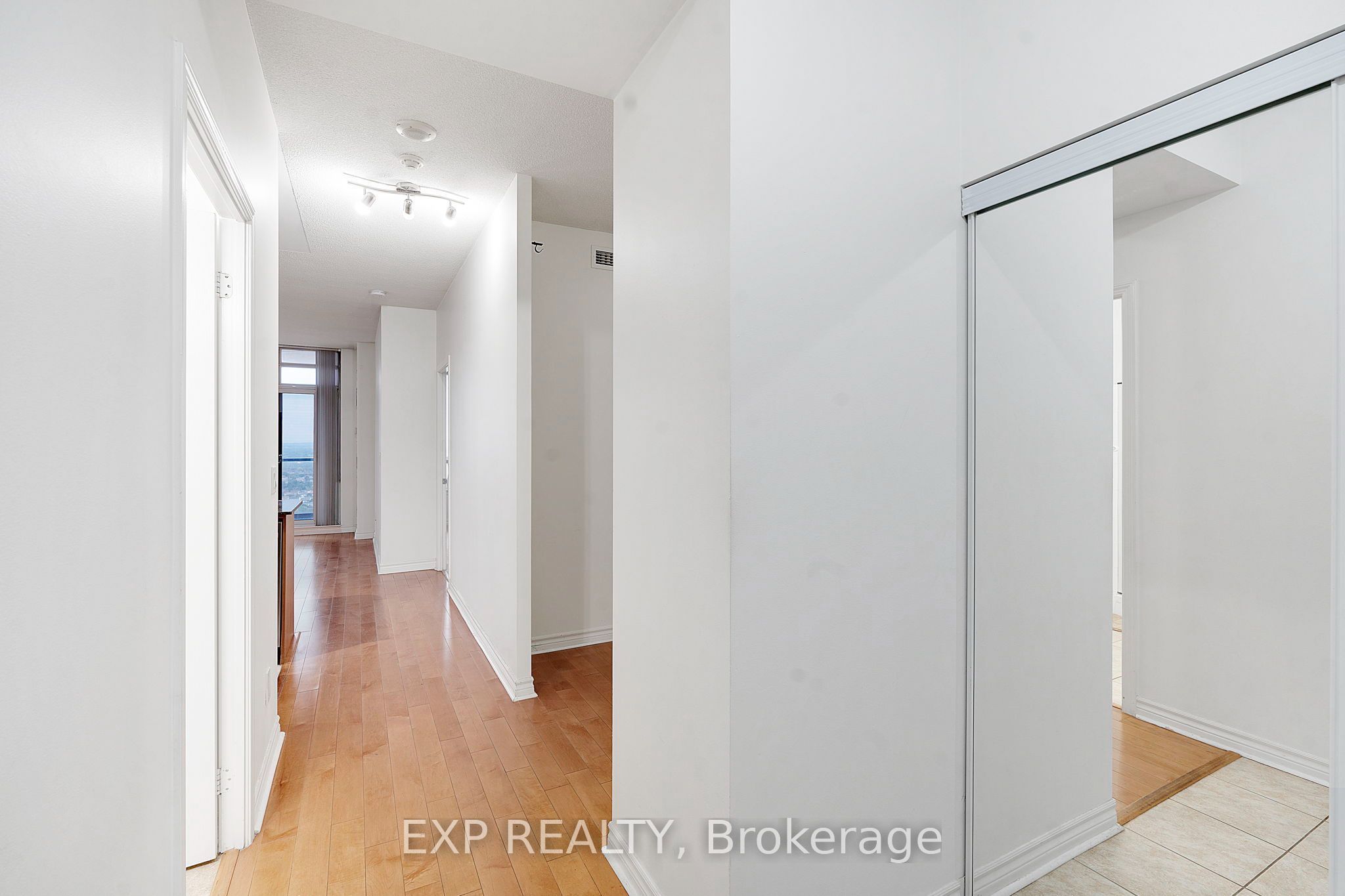 388 Prince Of Wales Drive 3003, Mississauga, ON L5B 0A1 photo 3