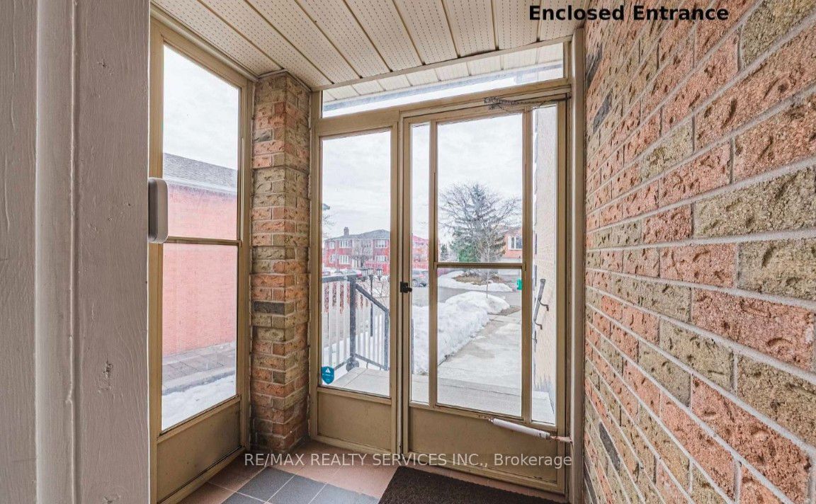 4322 Waterford Crescent, Mississauga, ON L5R 2B3 photo 2