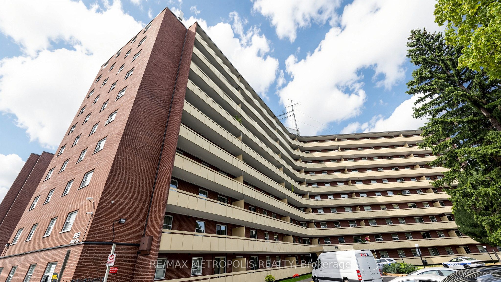 3555 Derry Road E 1006, Mississauga, ON L4T 1B2 photo 2