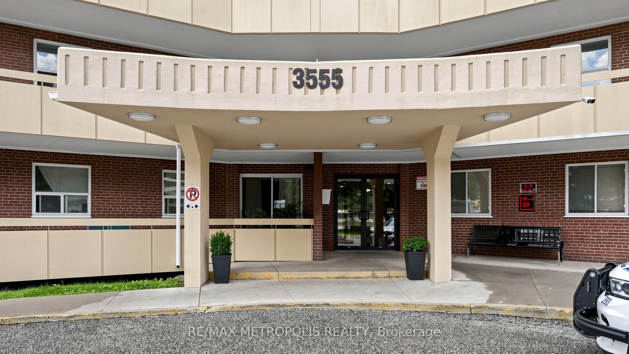3555 Derry Road E 1006, Mississauga, ON L4T 1B2 photo 4