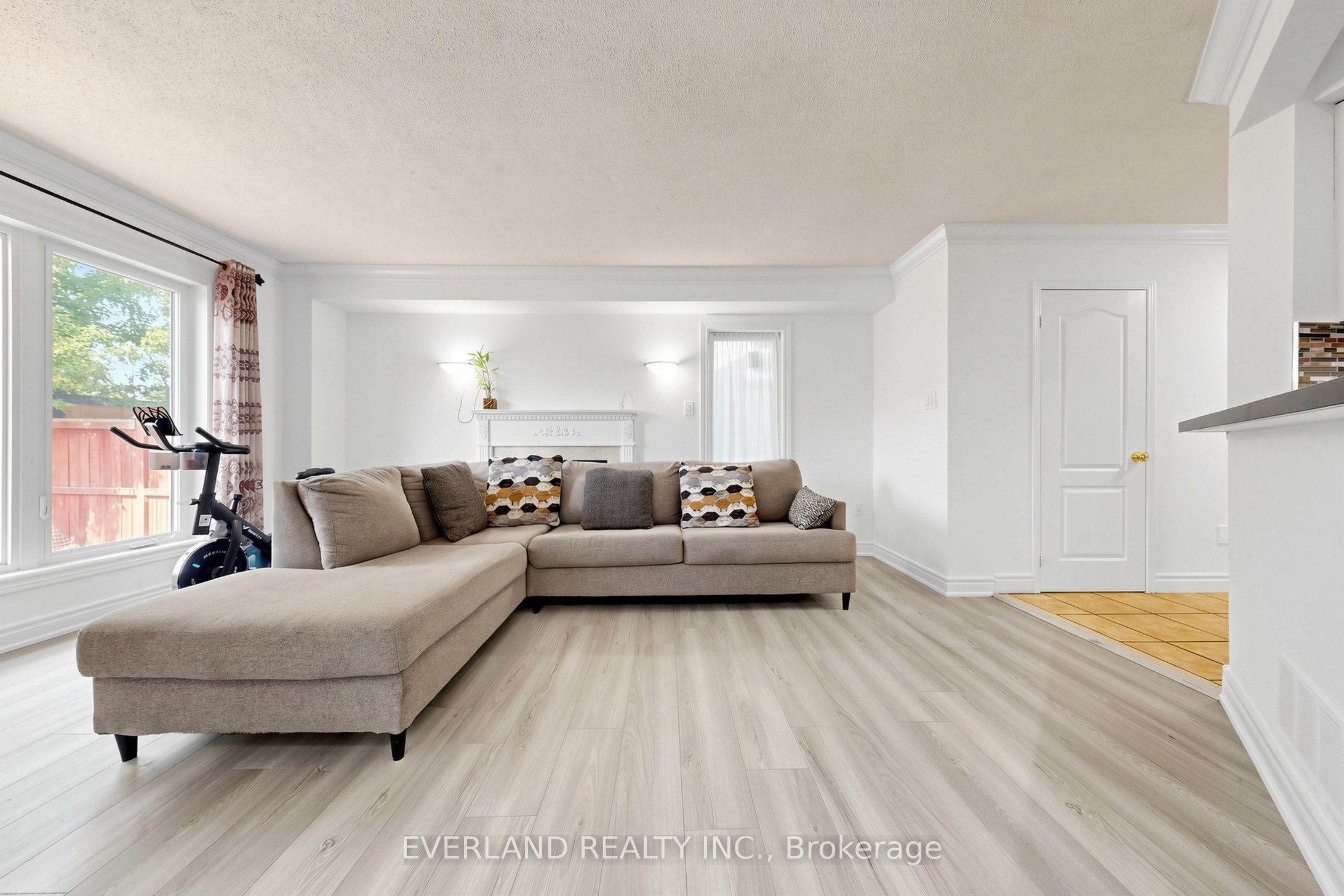 5588 Highbank Road, Mississauga, ON L5M 6E4 photo 4