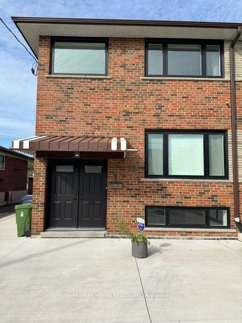 18 Turks Road, Toronto, ON M3L 1S7 photo 3