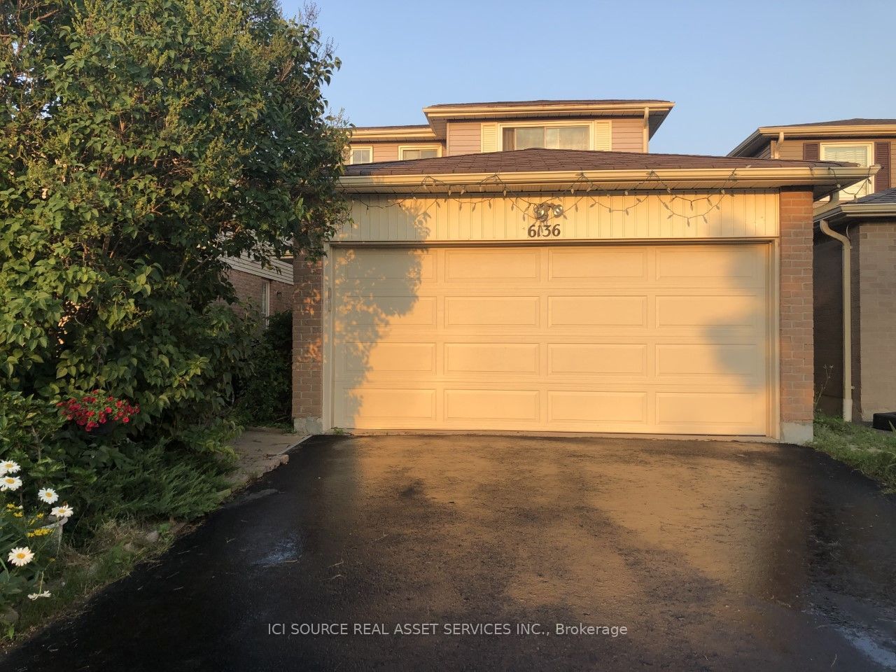 6136 Fullerton Crescent, Mississauga, ON L5N 3A4