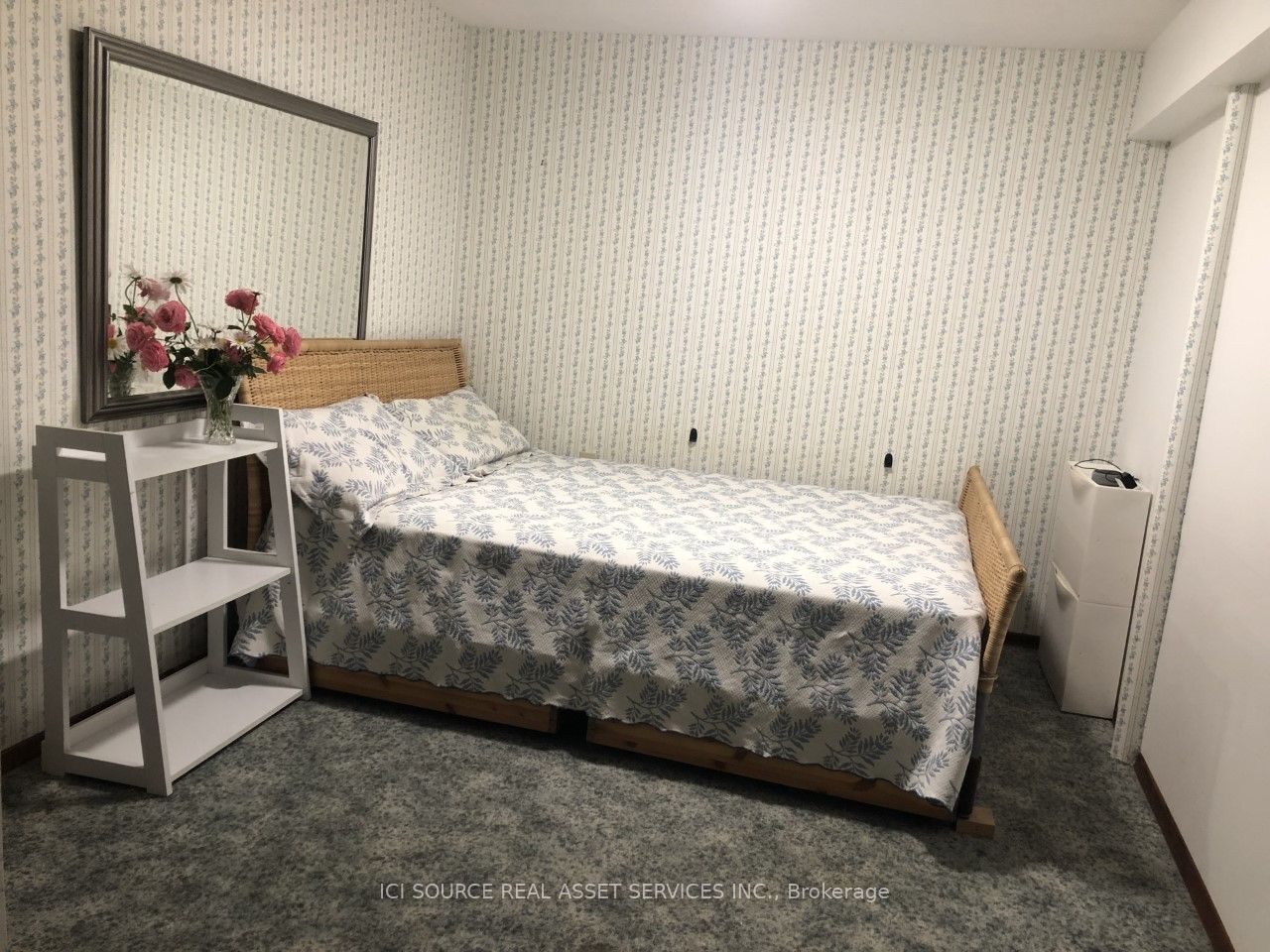 6136 Fullerton Crescent, Mississauga, ON L5N 3A4 photo 3