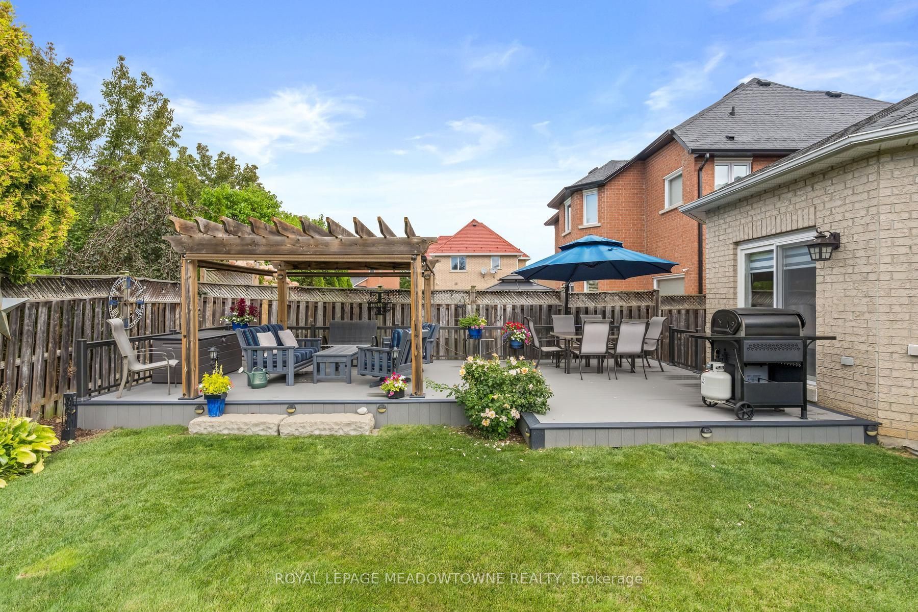 69 Chaplin Crescent, Halton Hills, ON L7G 5V6 photo 3