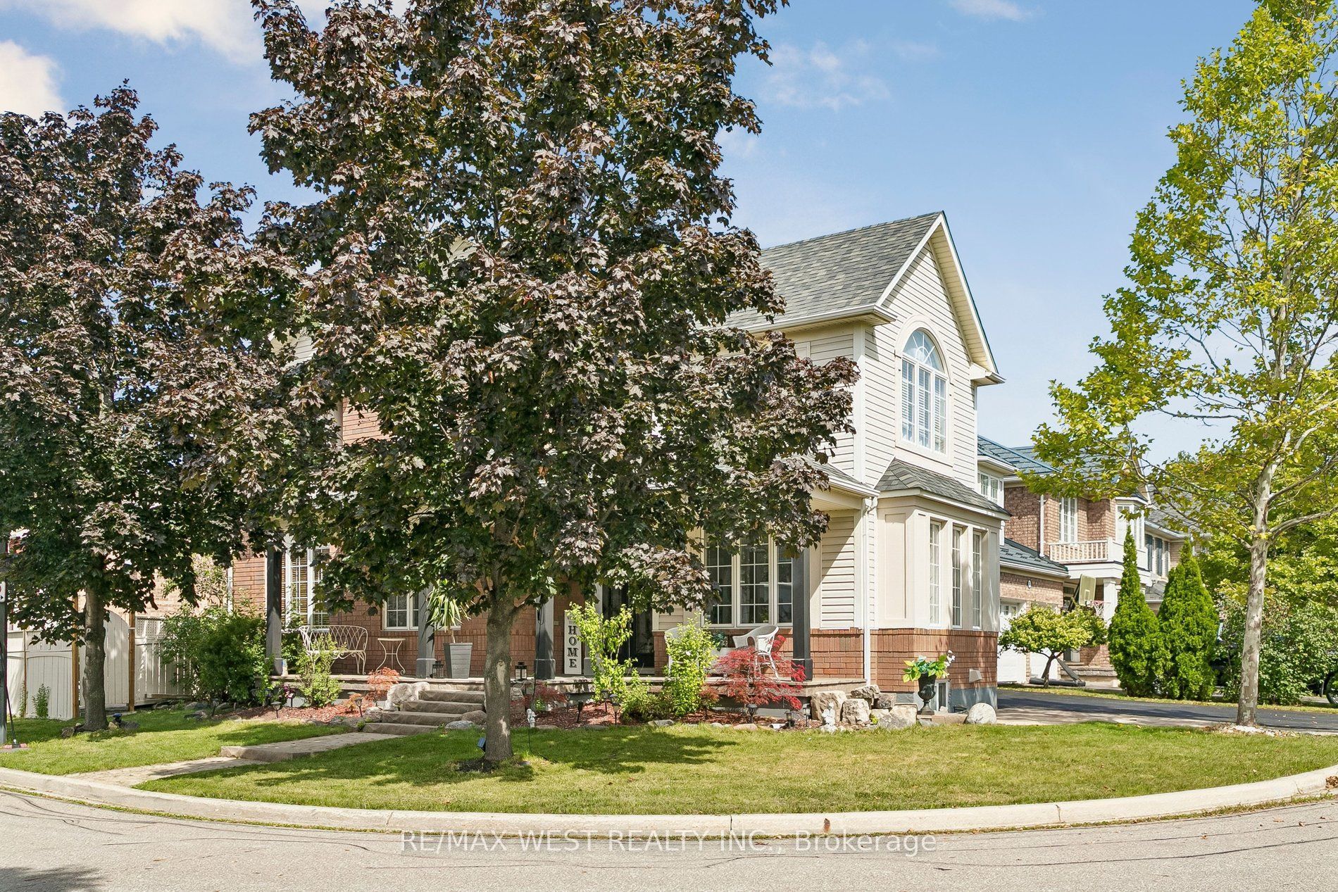 737 Turrell Crescent, Milton, ON L9T 5L4 photo 2