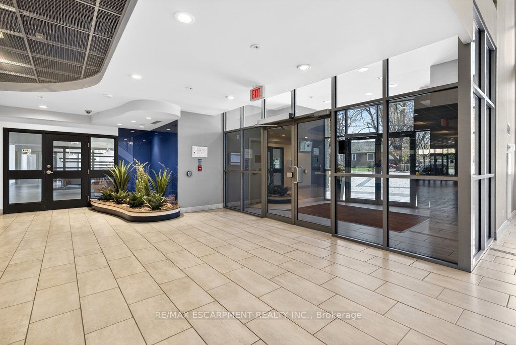 551 Maple Avenue 612, Burlington, ON L7S 1M7 photo 4