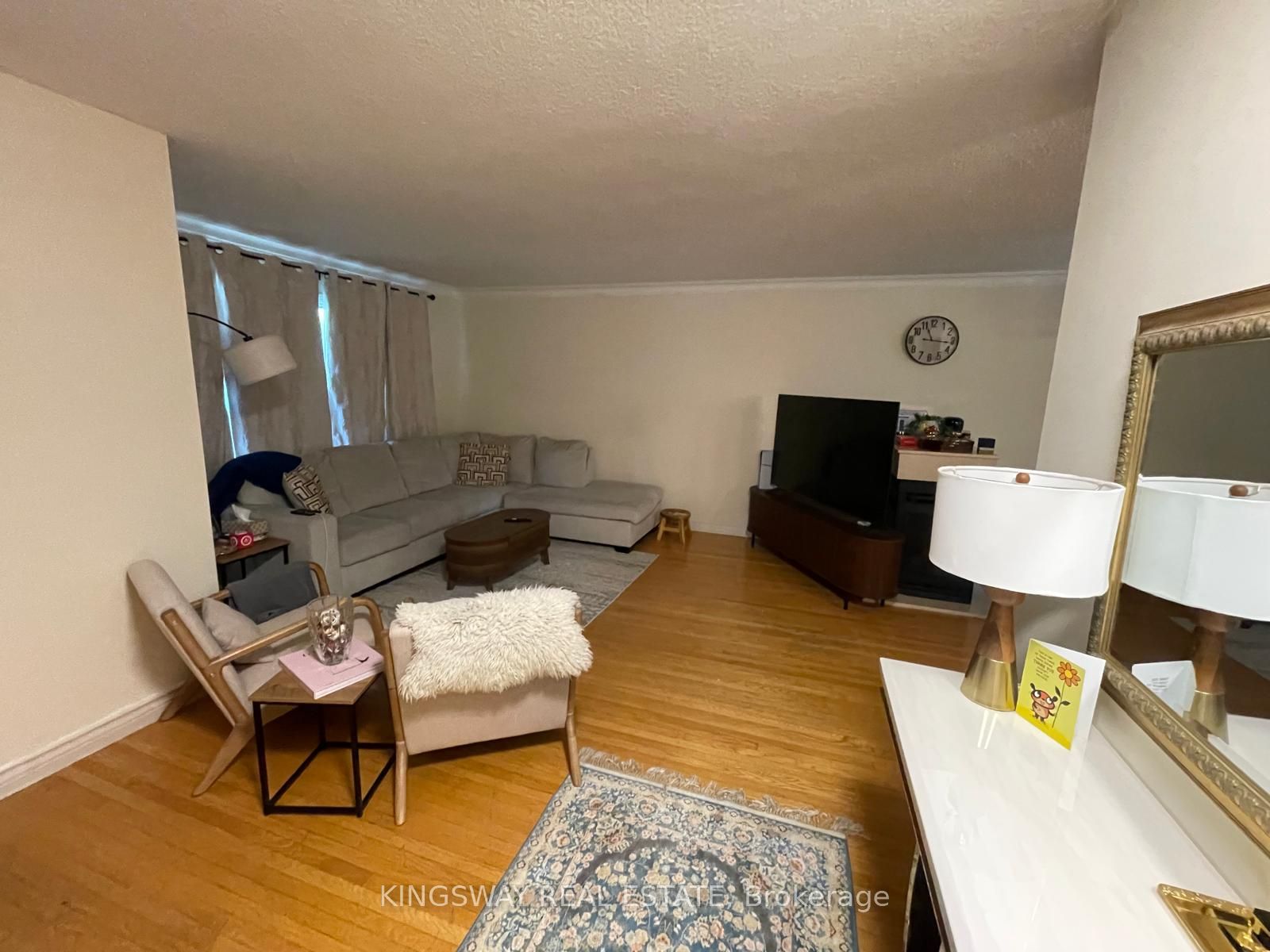 16 Plainsman Road, Mississauga, ON L5N 1C5 photo 4